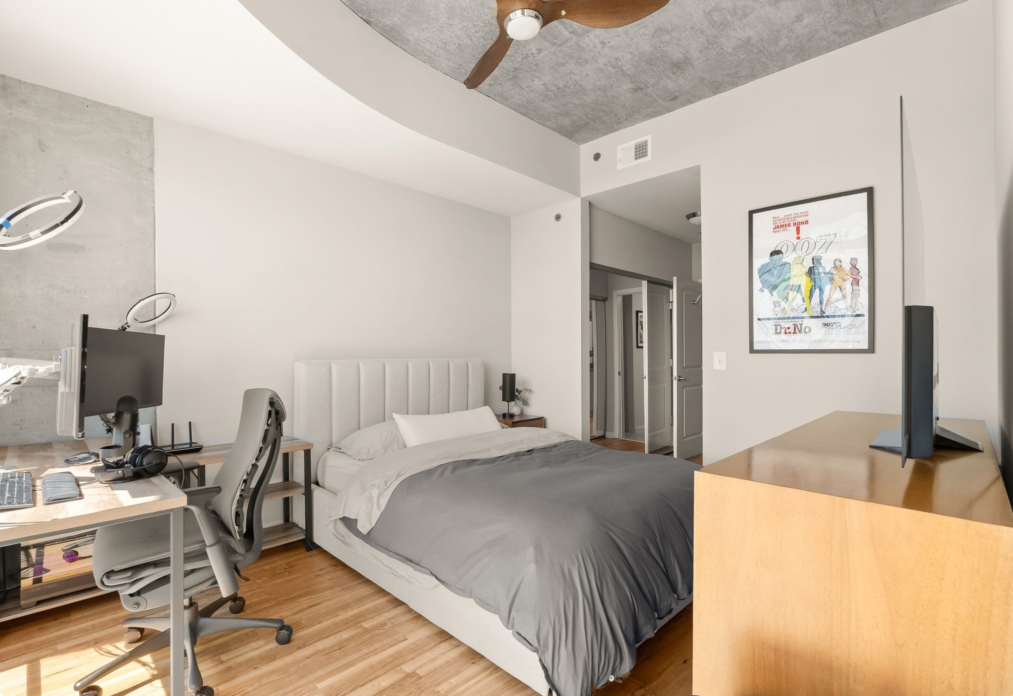 415 Church St Unit: 2608