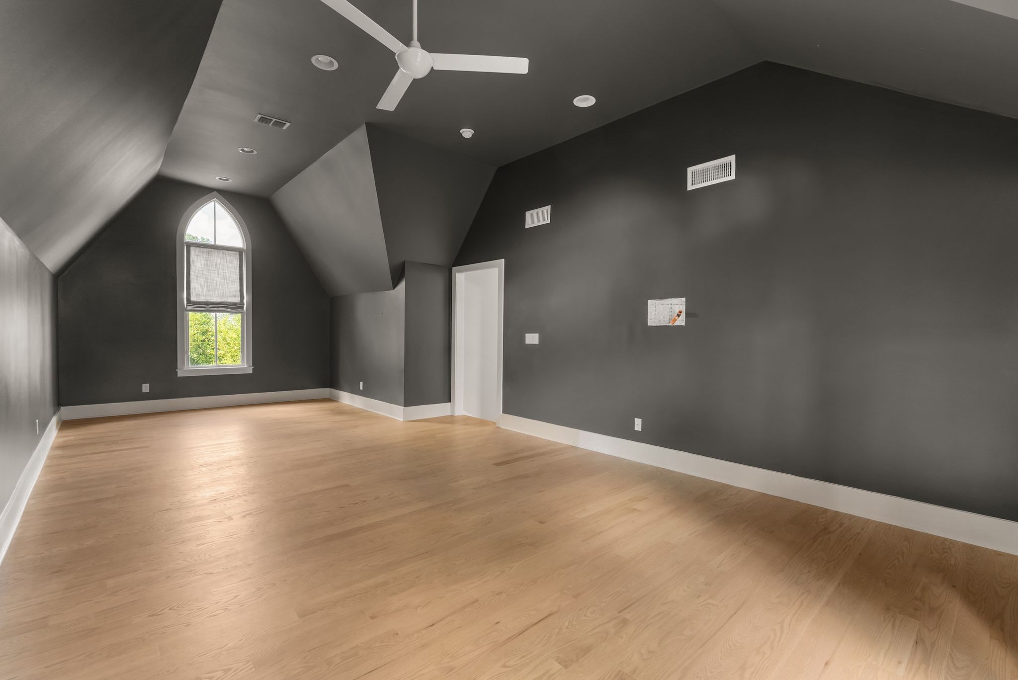1422 Clifton Ln