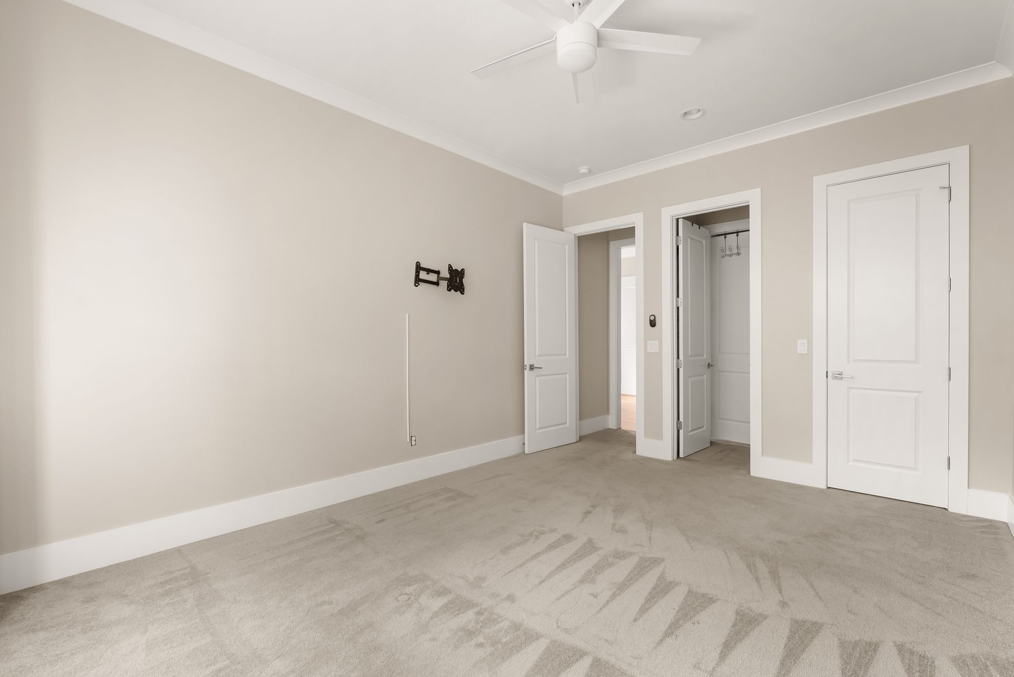 1422 Clifton Ln