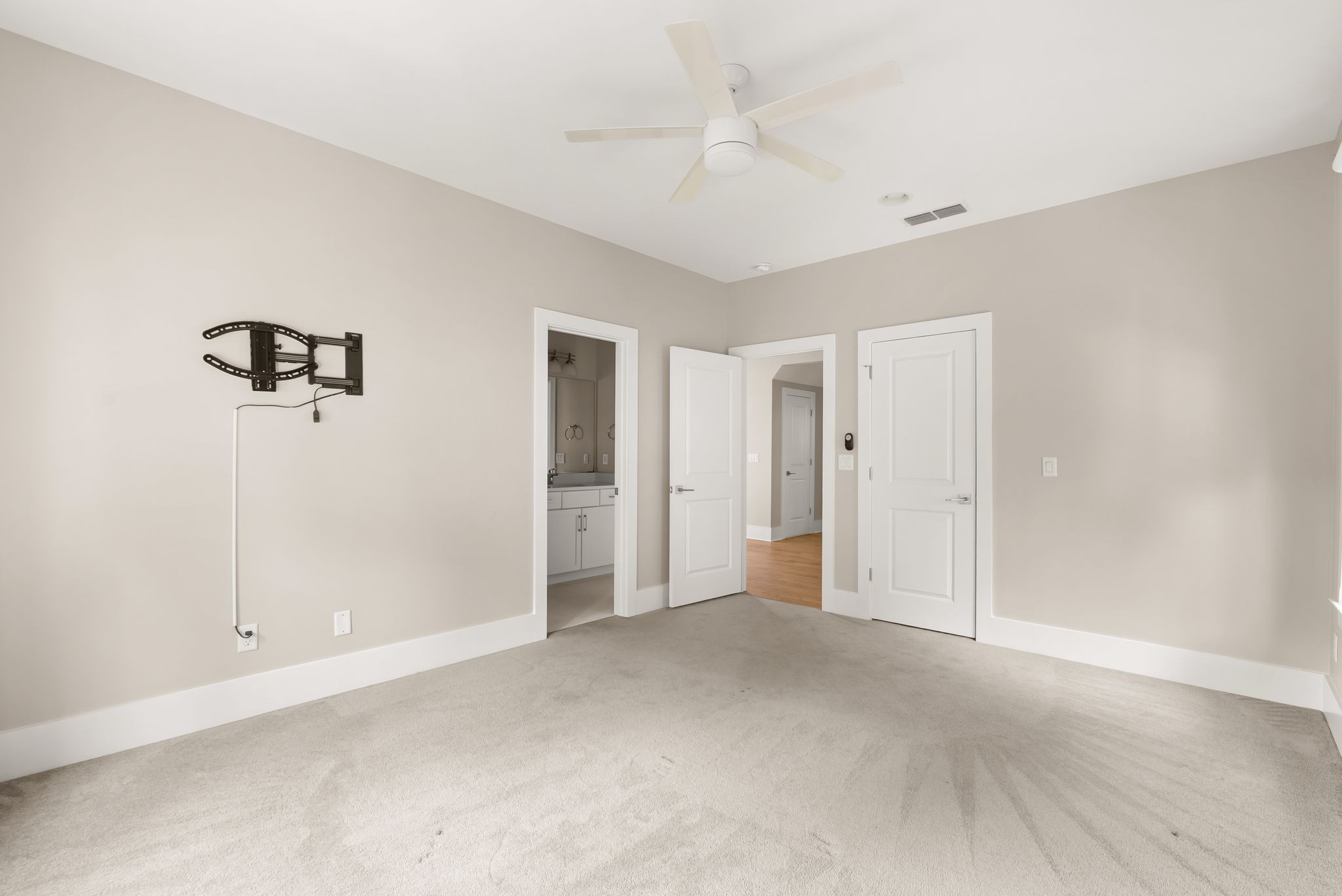 1422 Clifton Ln