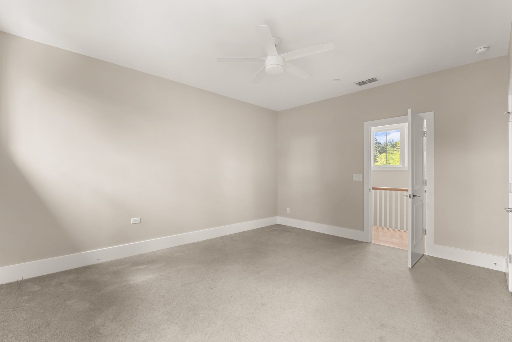 1422 Clifton Ln