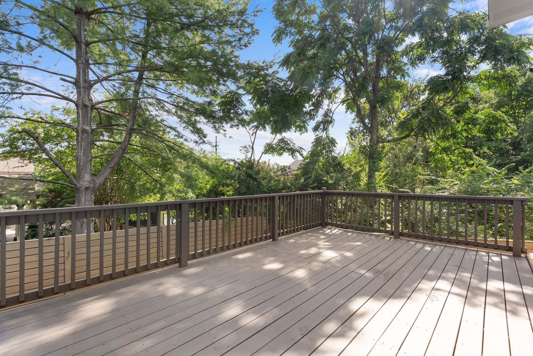 1422 Clifton Ln