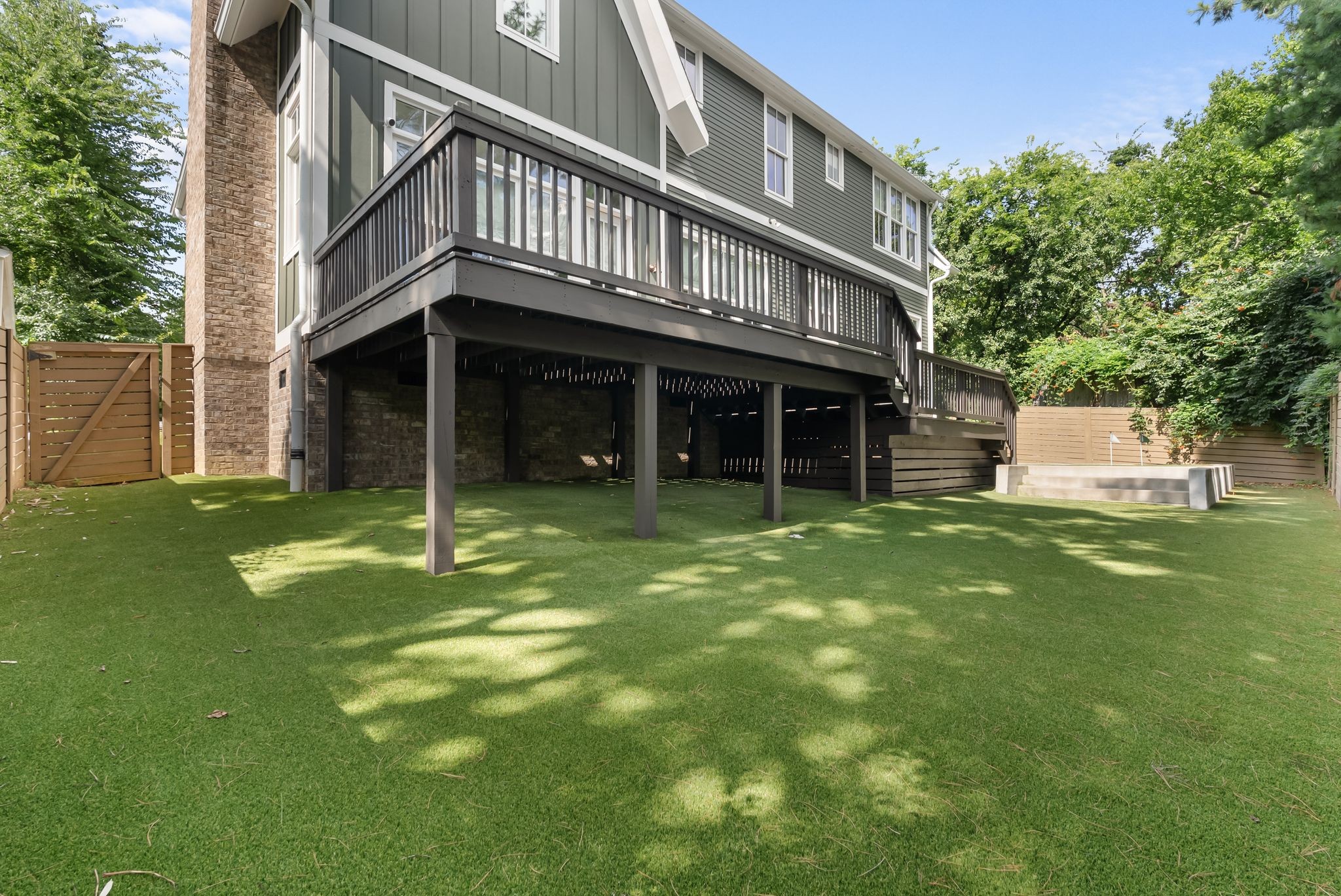 1422 Clifton Ln