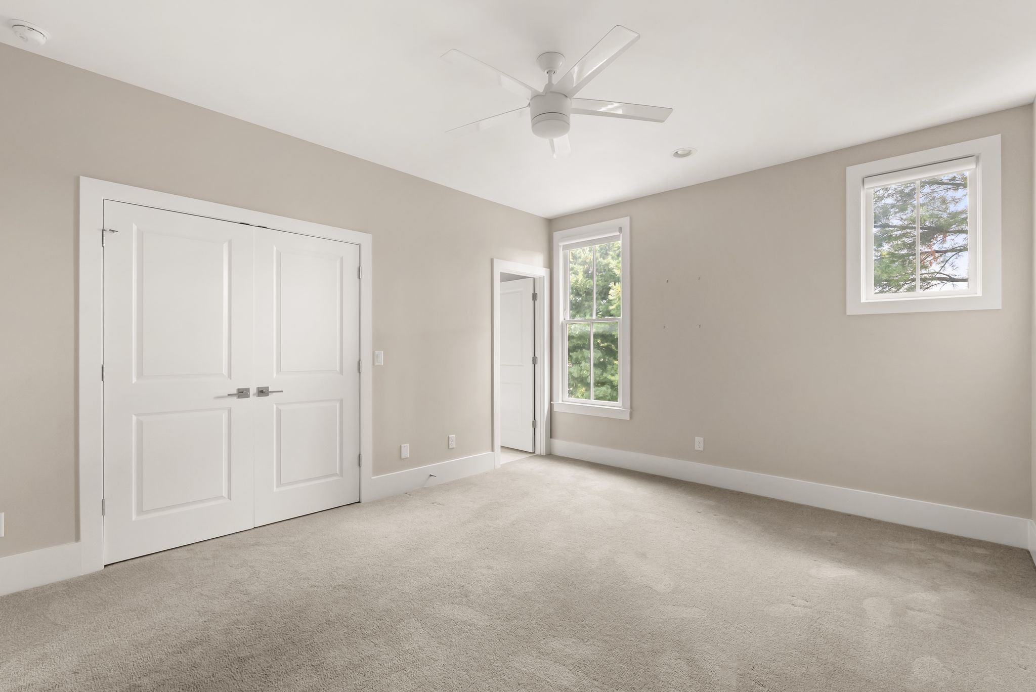 1422 Clifton Ln