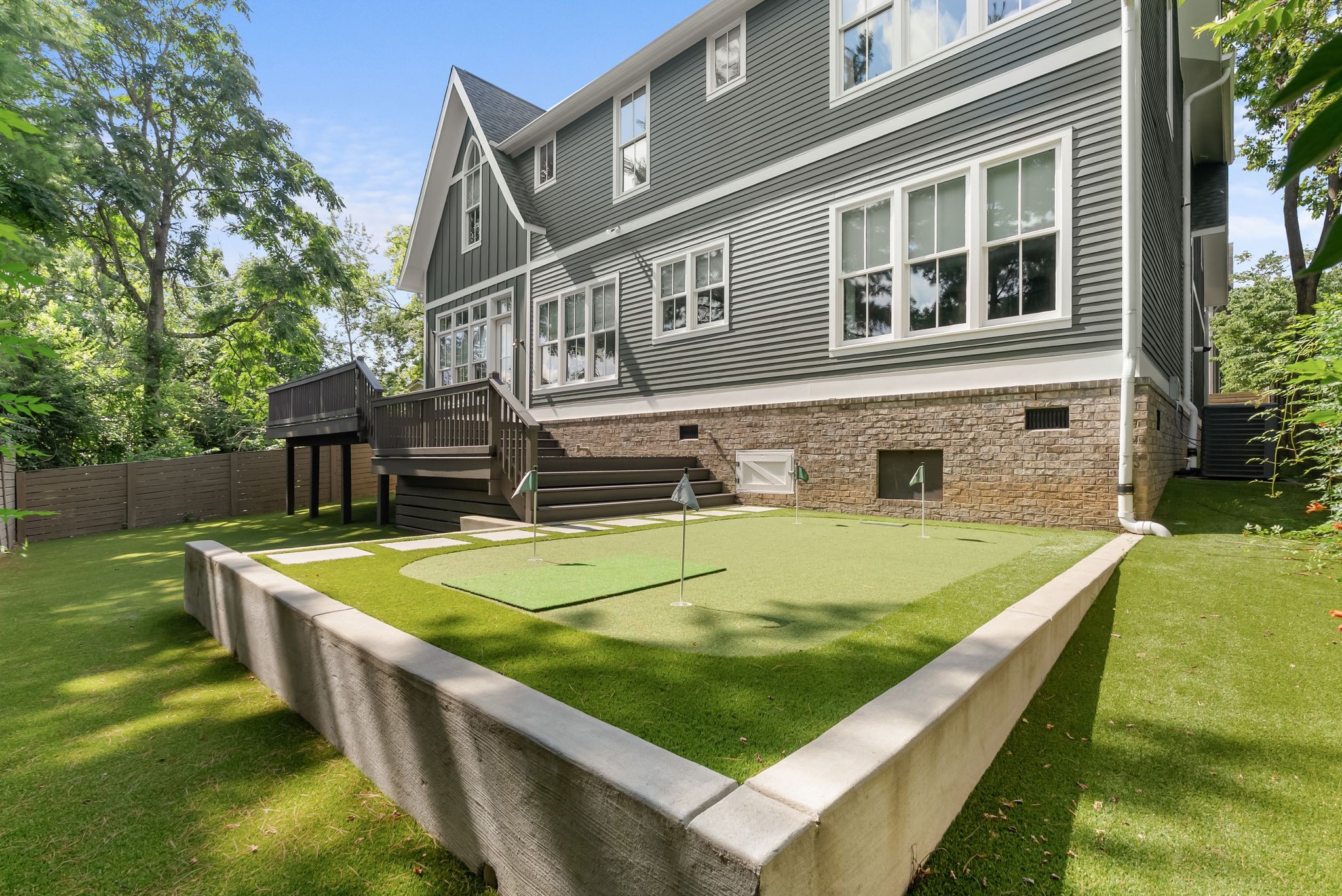 1422 Clifton Ln