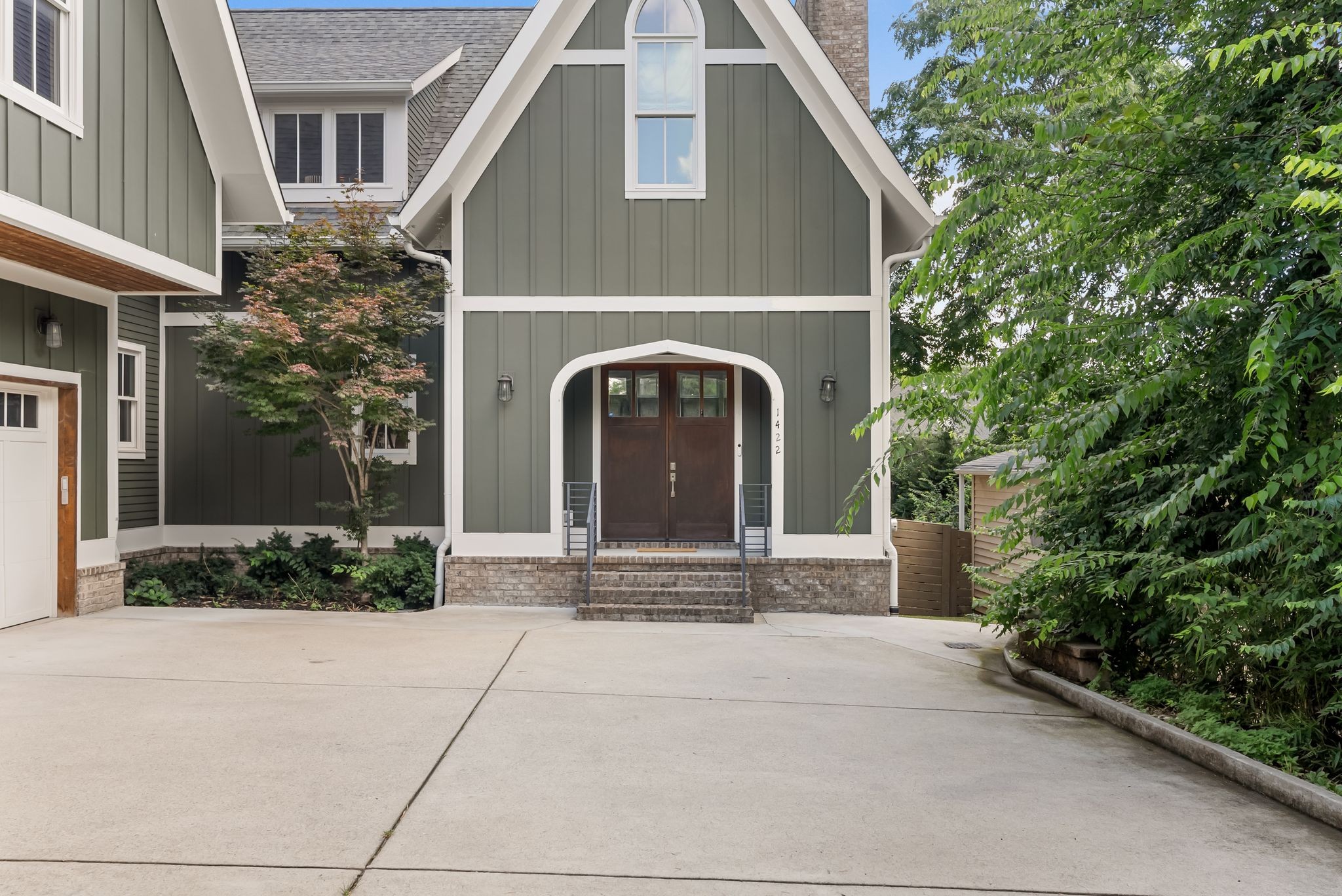 1422 Clifton Ln
