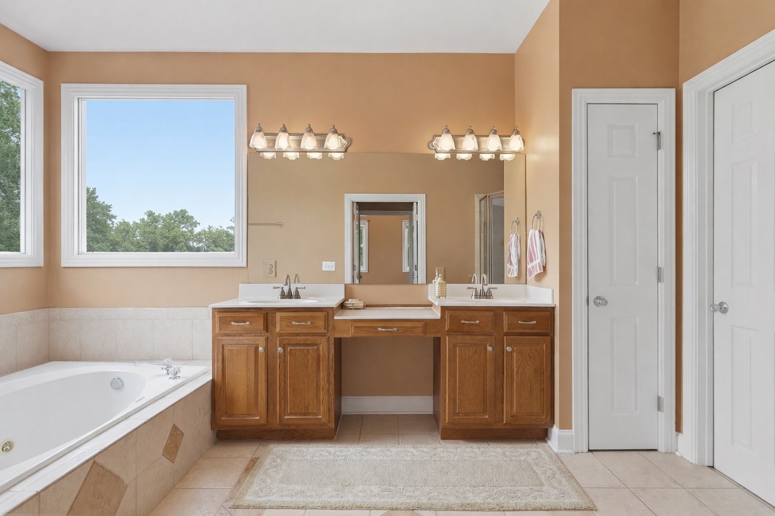 5858 Cloverland Dr