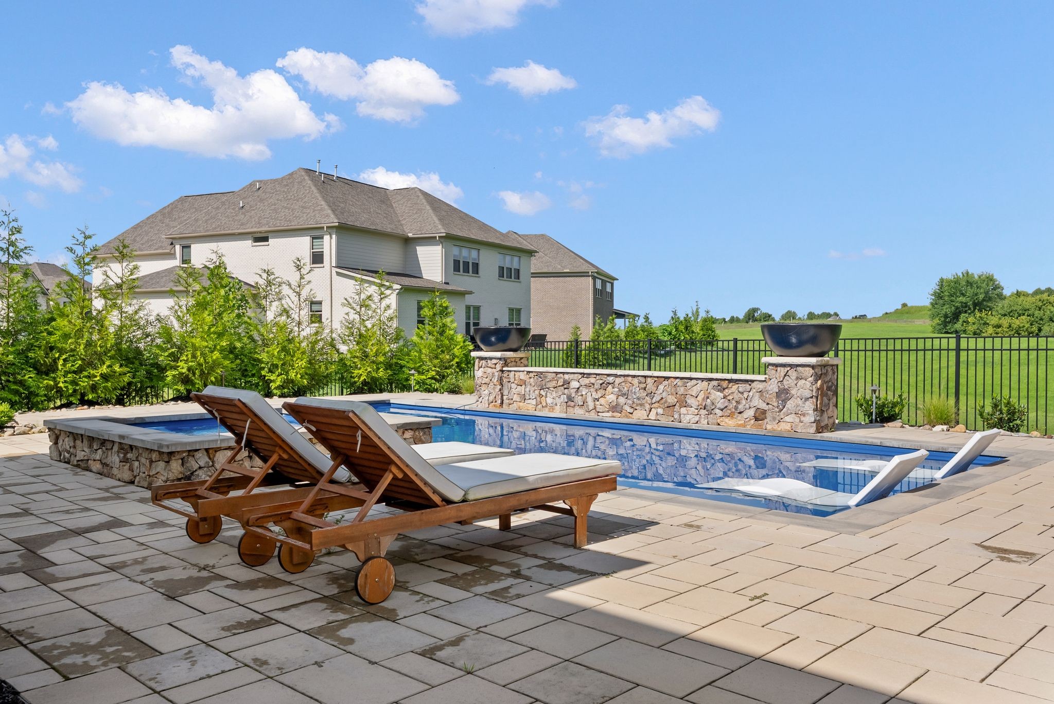 3125 Chase Point Dr