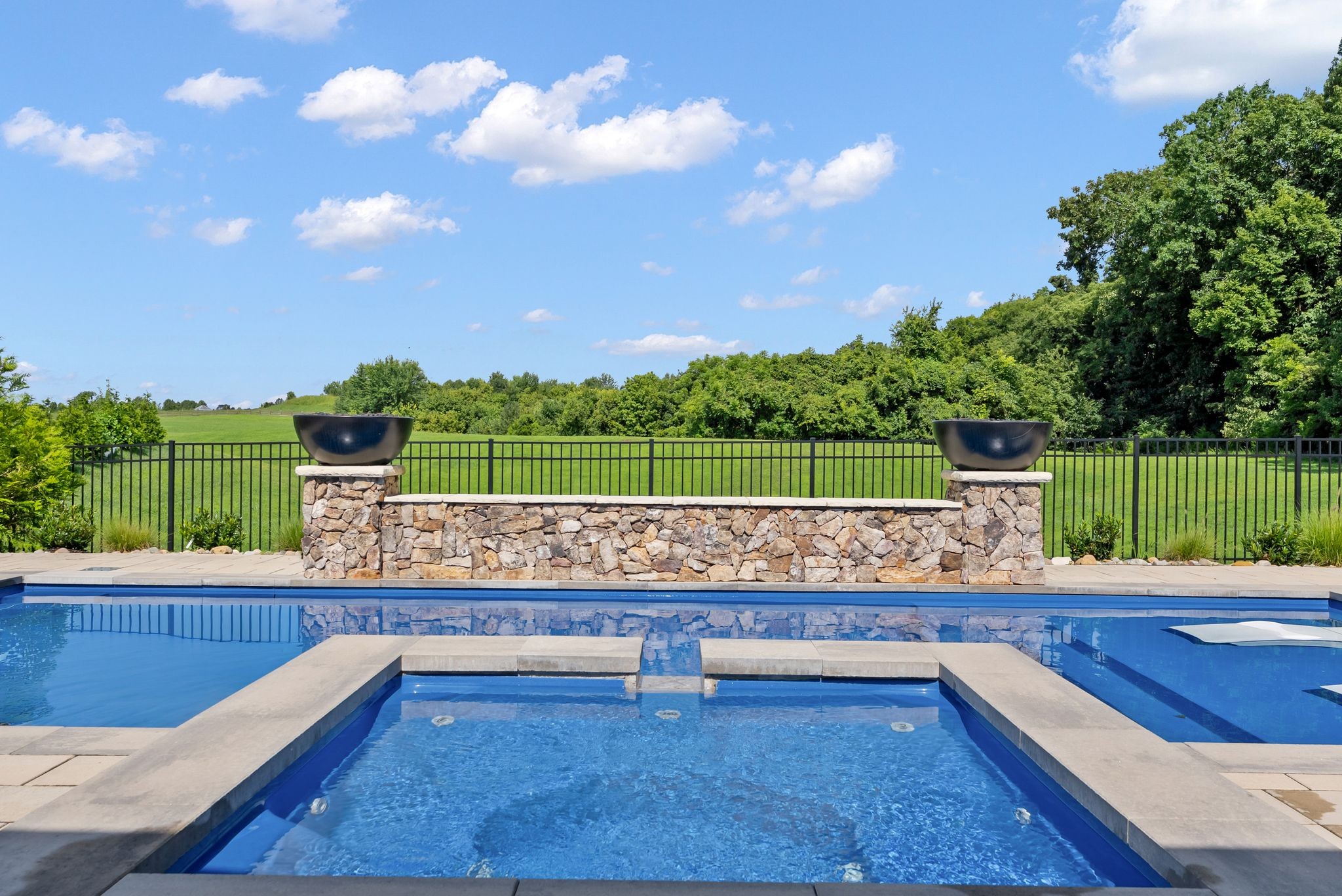 3125 Chase Point Dr