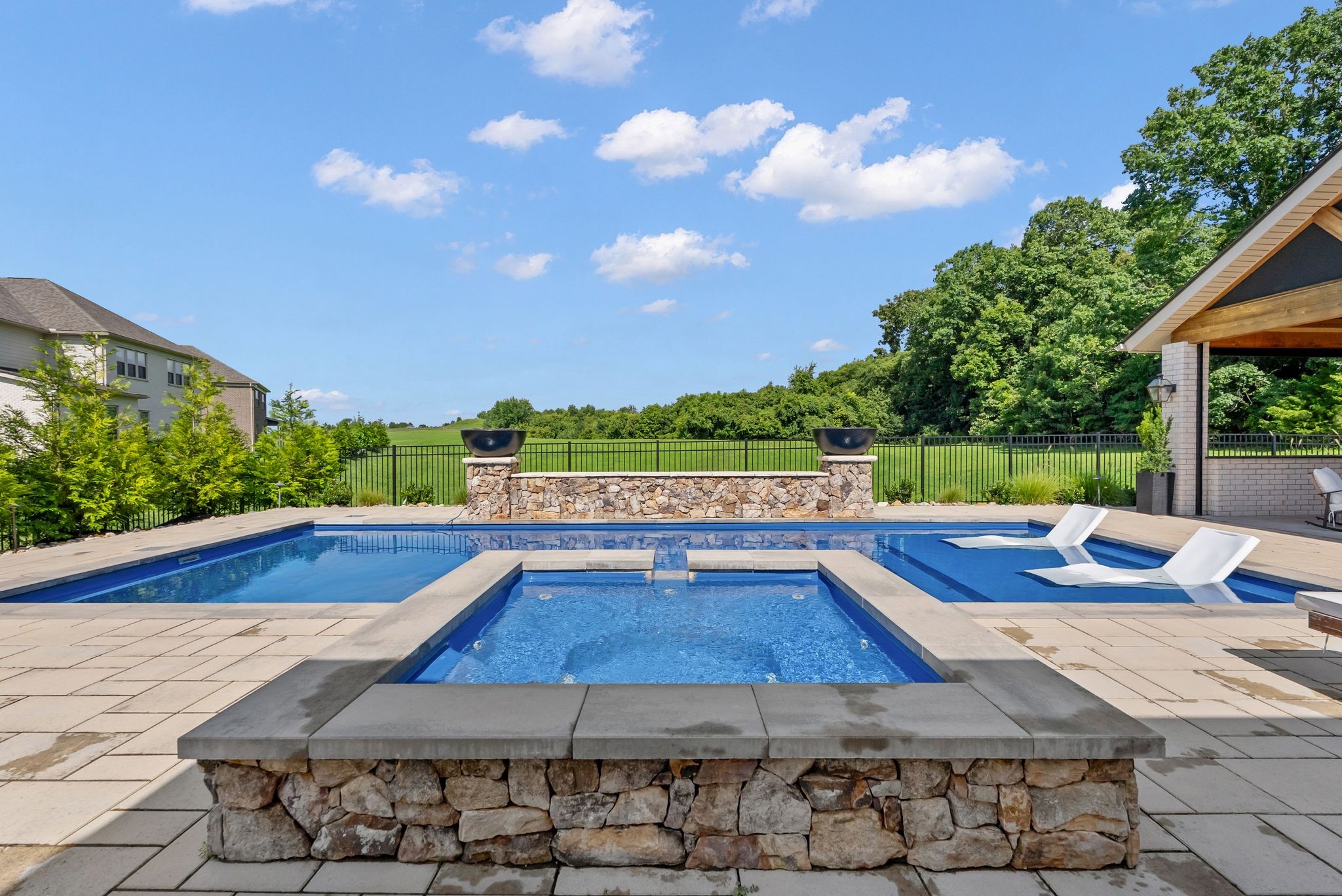 3125 Chase Point Dr