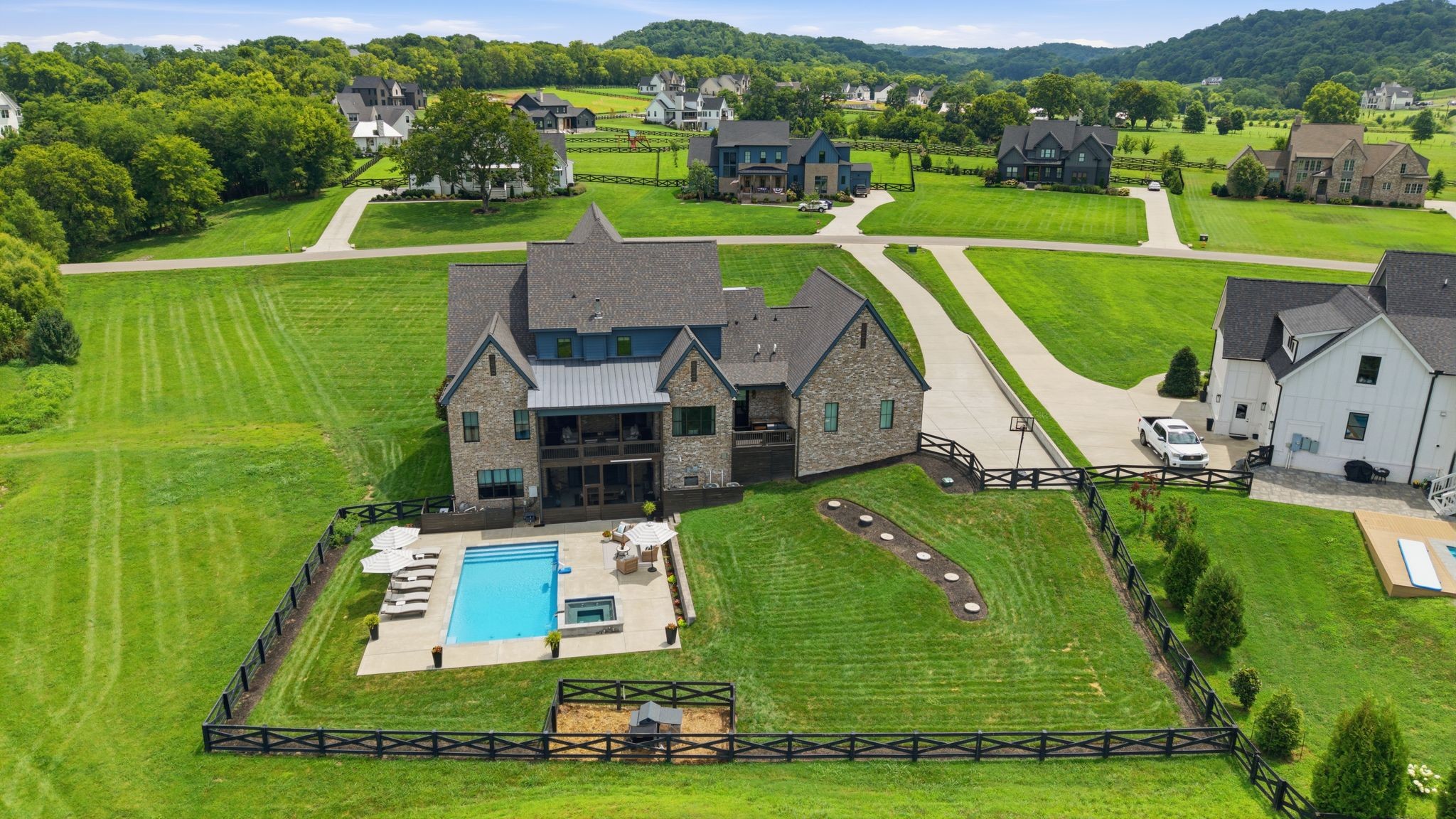 5007 Gates Mill Rdg