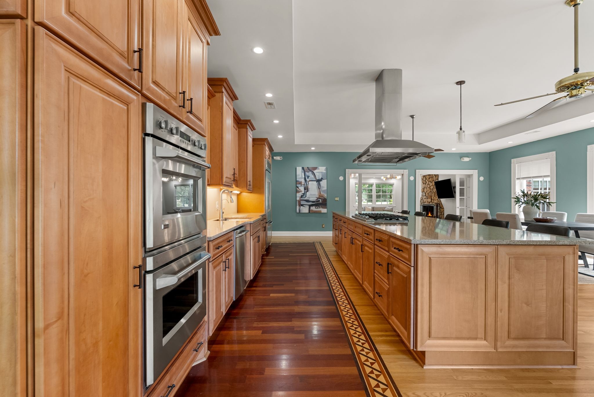 615 W Meade Dr