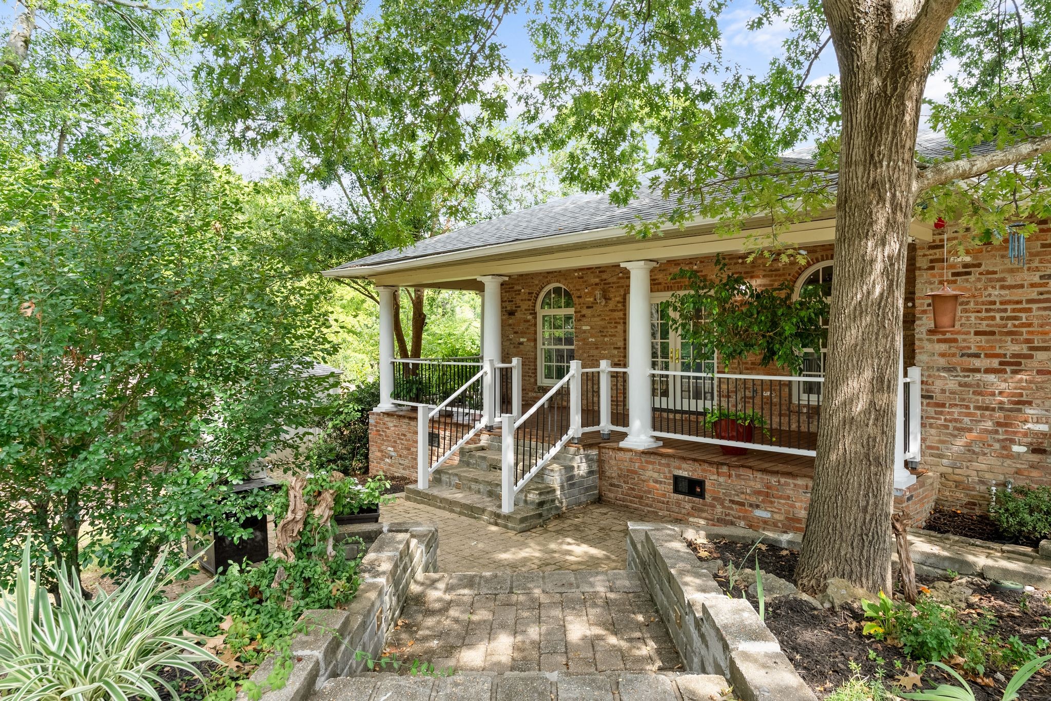615 W Meade Dr