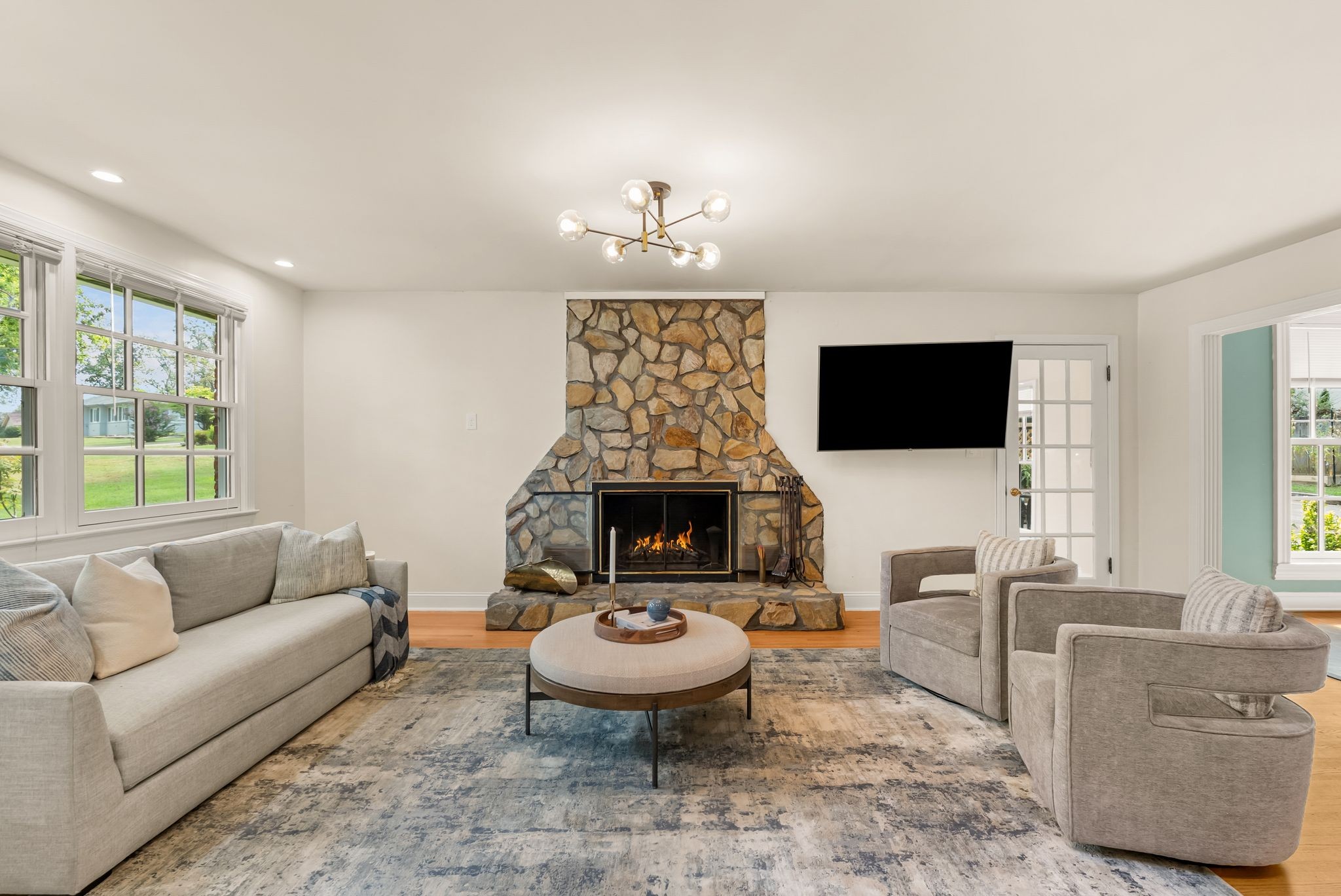 615 W Meade Dr