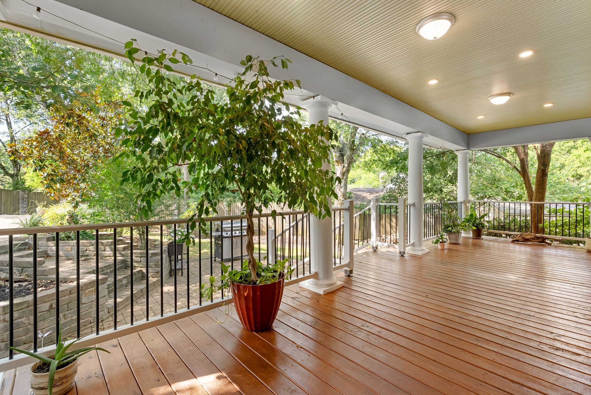 615 W Meade Dr