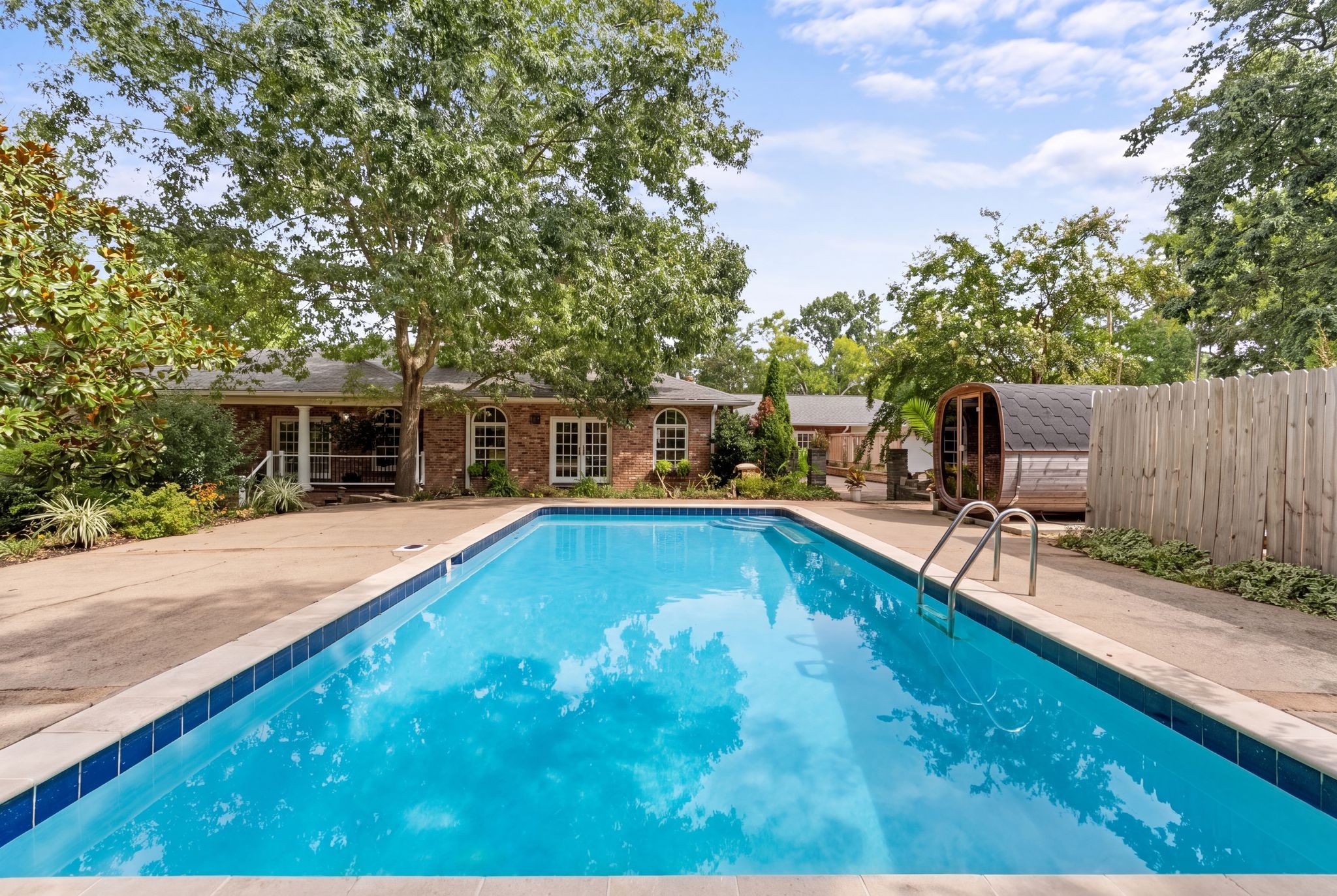 615 W Meade Dr