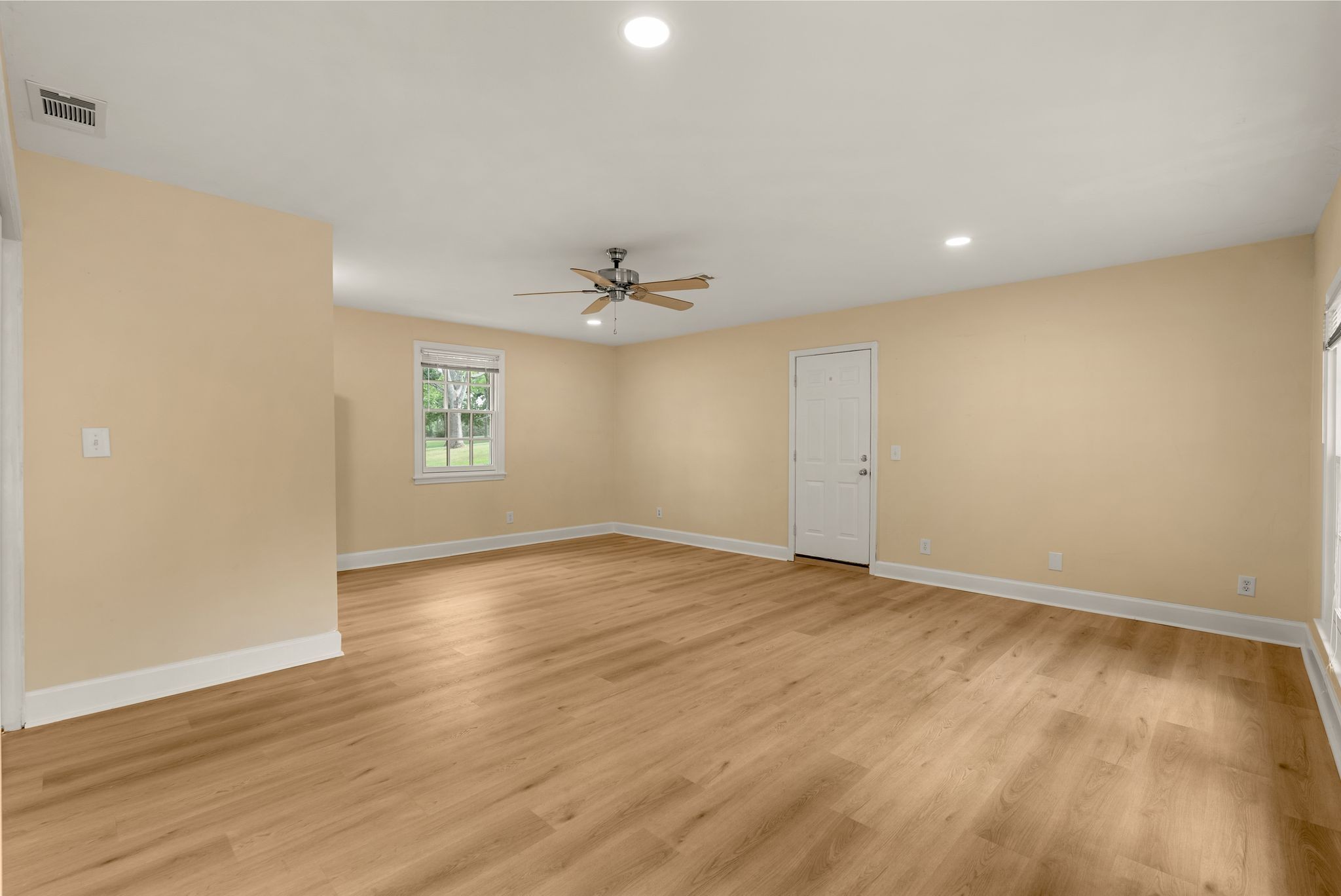 615 W Meade Dr