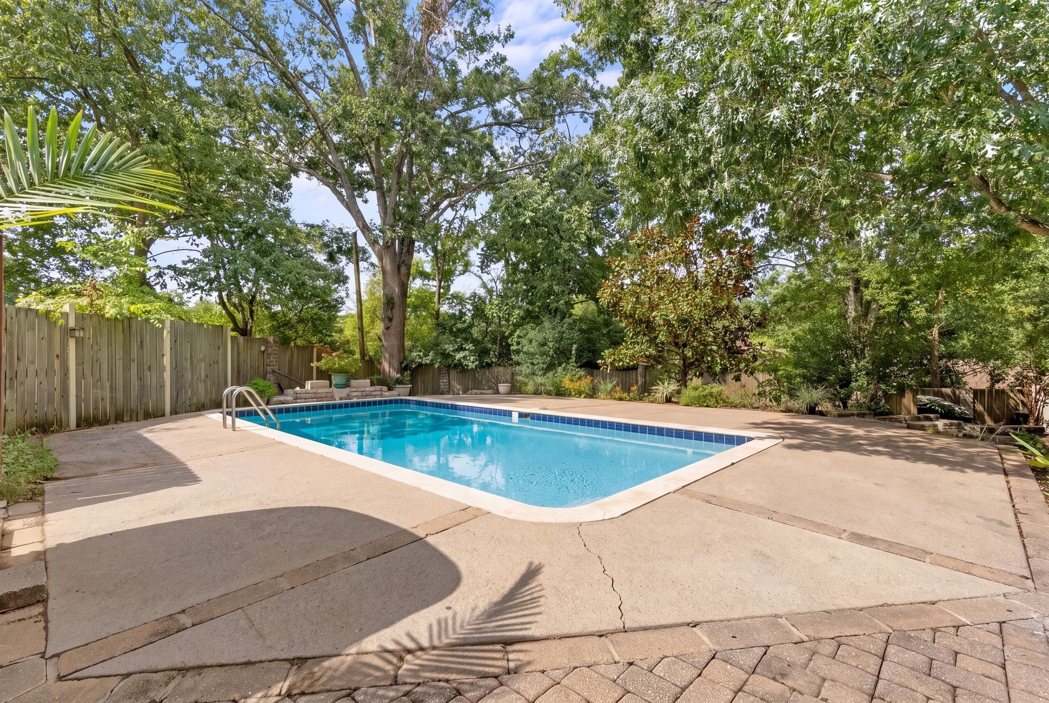 615 W Meade Dr