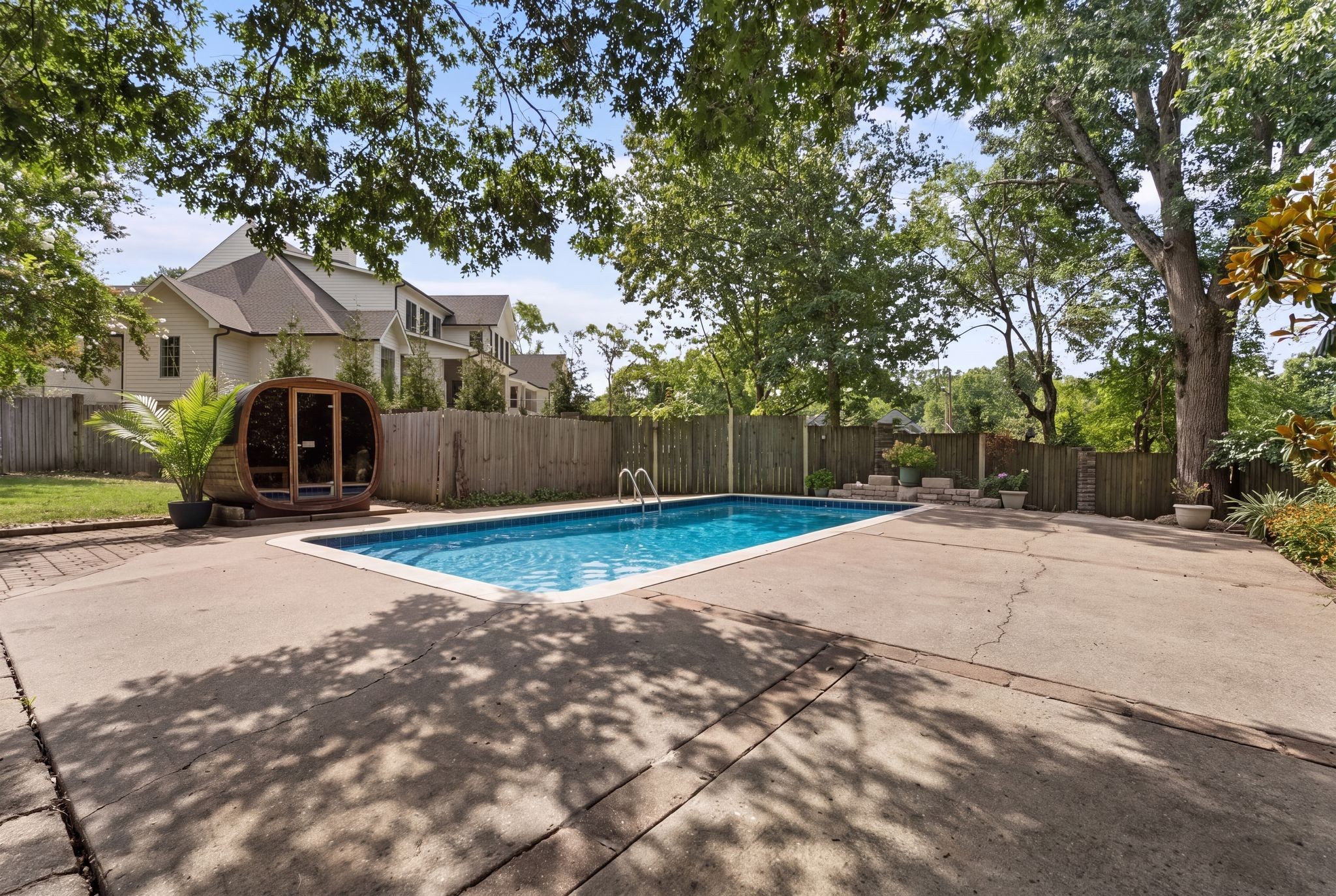 615 W Meade Dr