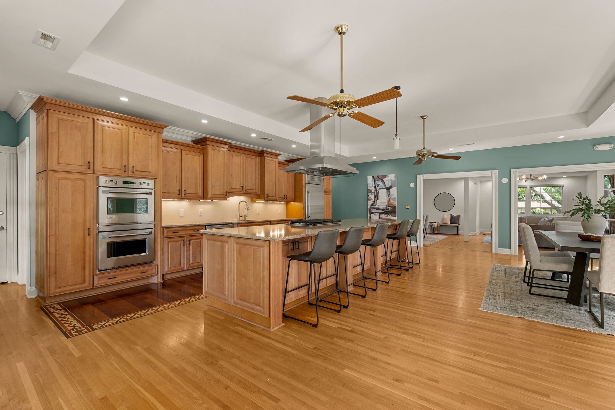 615 W Meade Dr