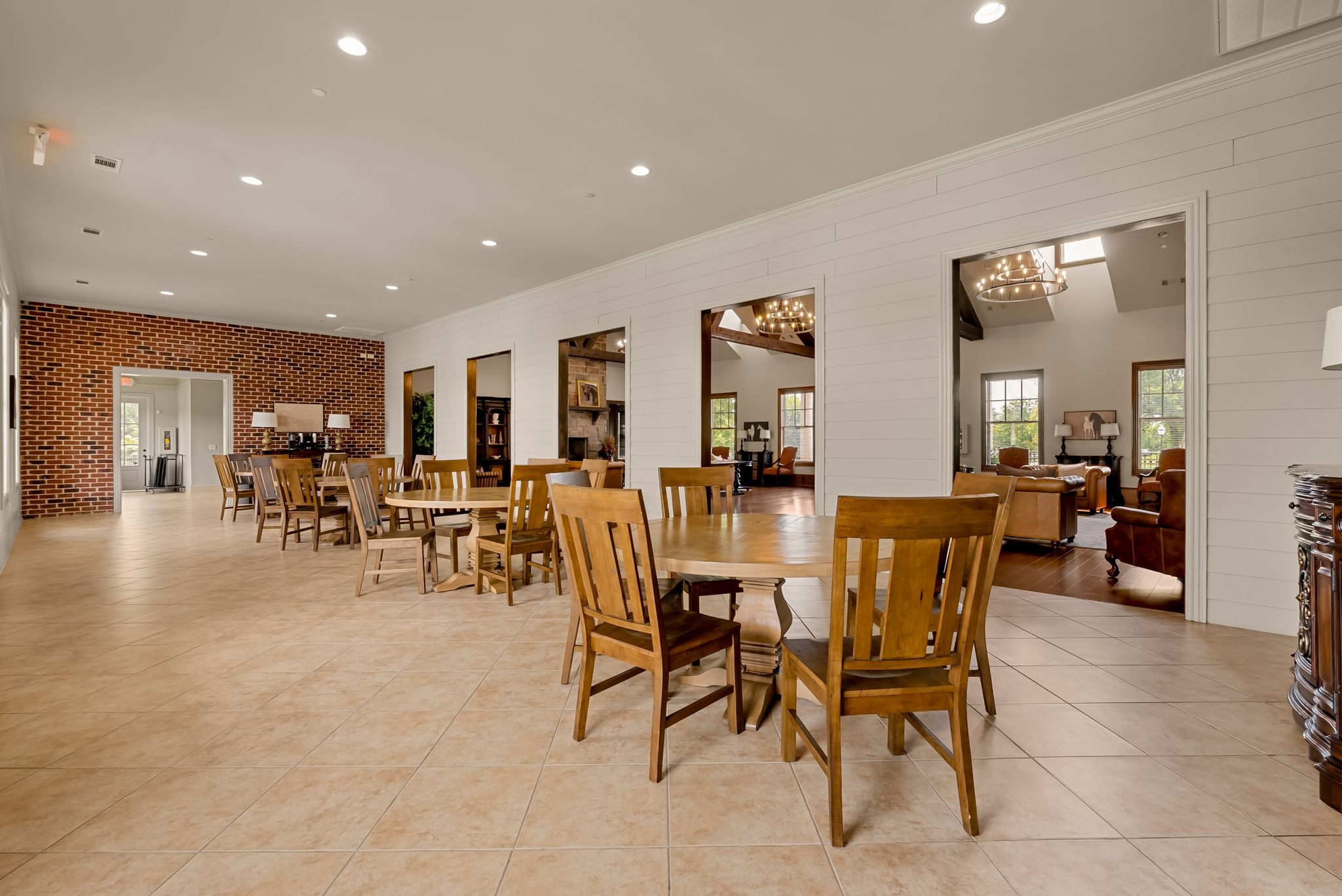 1068 Ambling Way