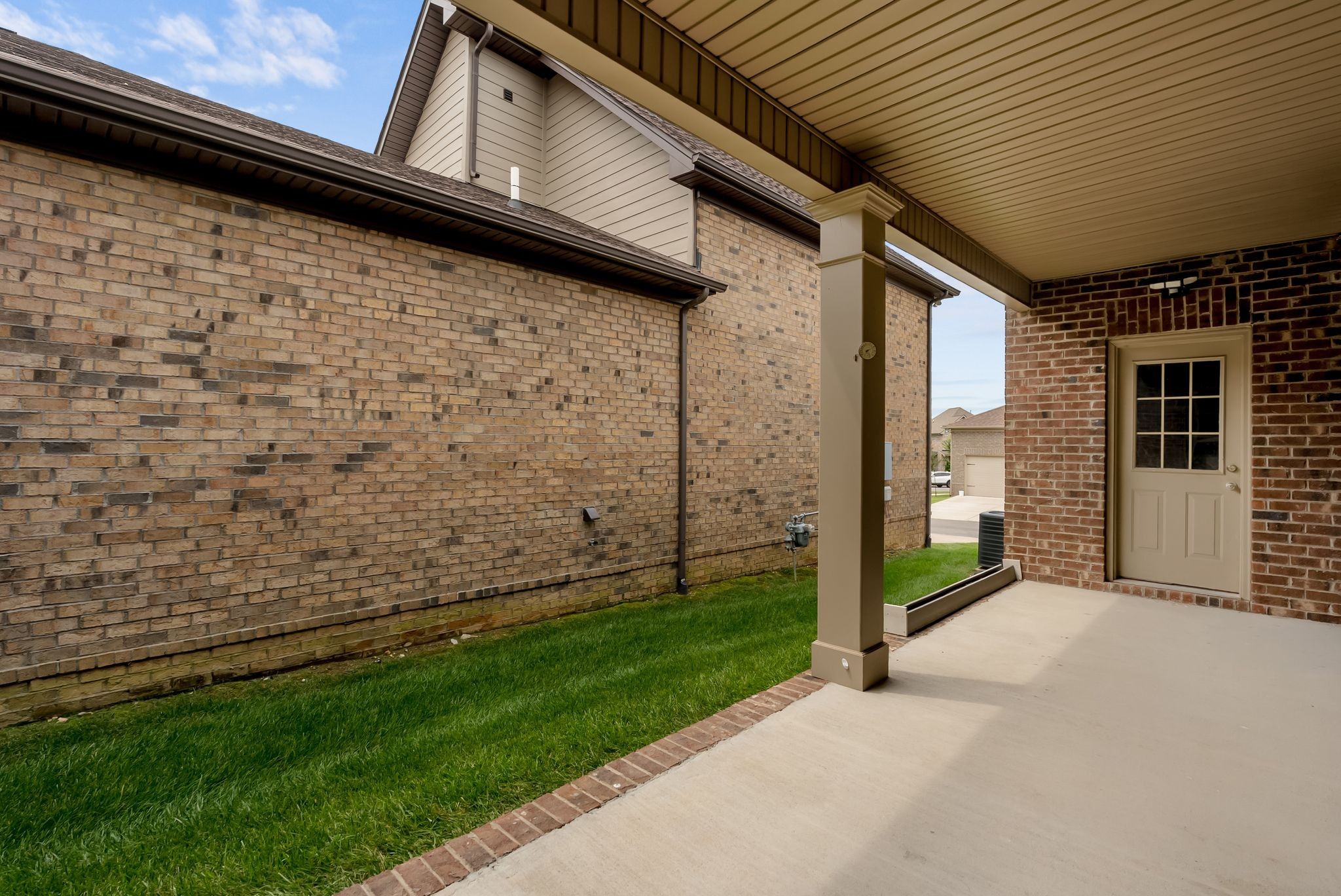 1068 Ambling Way