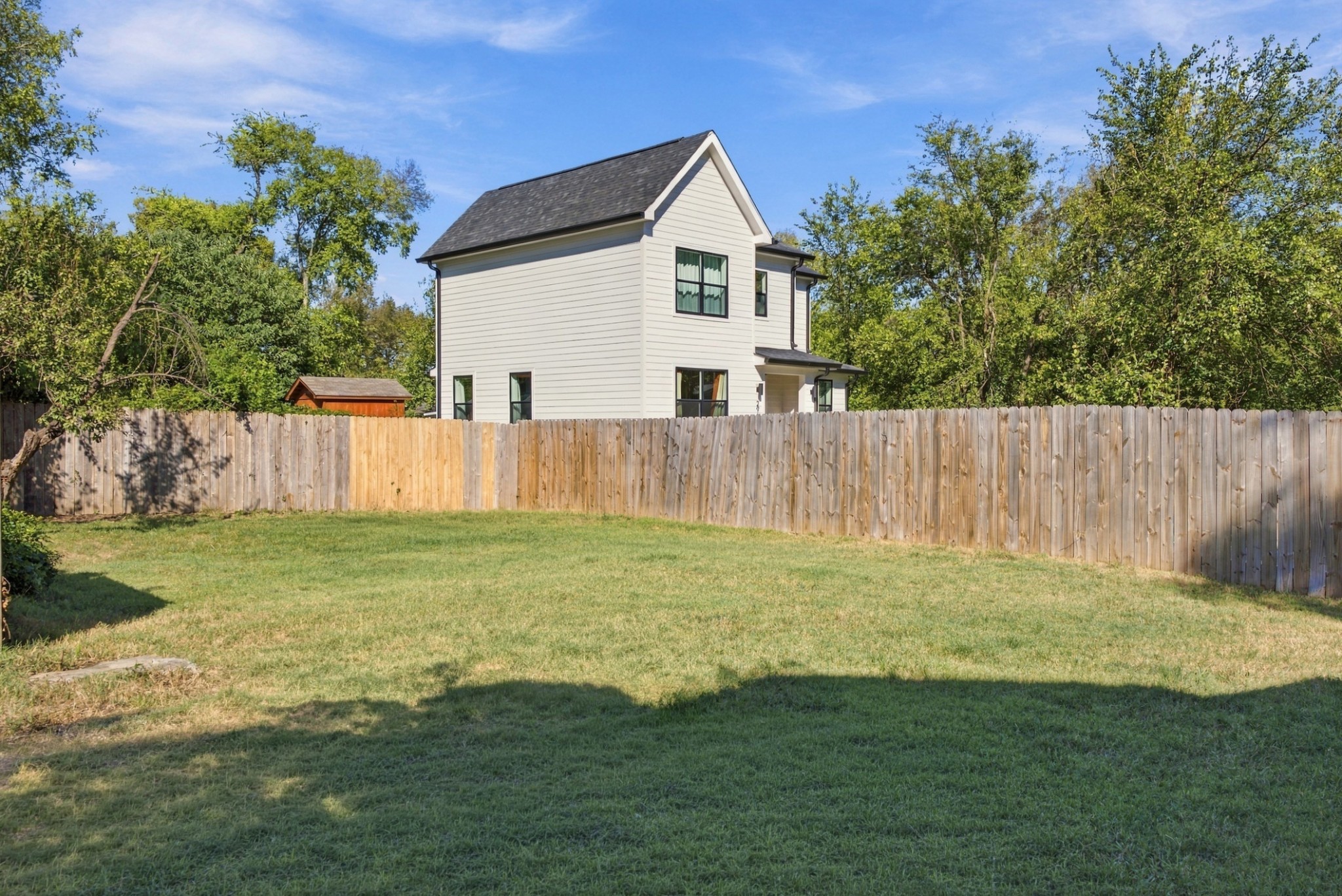2916 Murray Cir