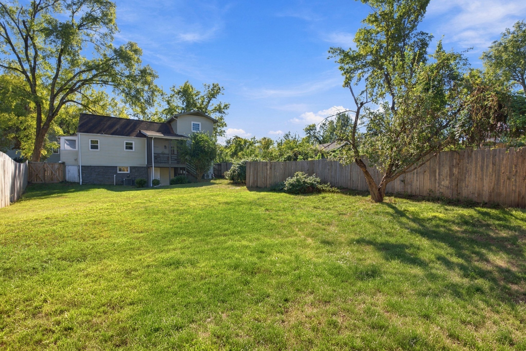2916 Murray Cir