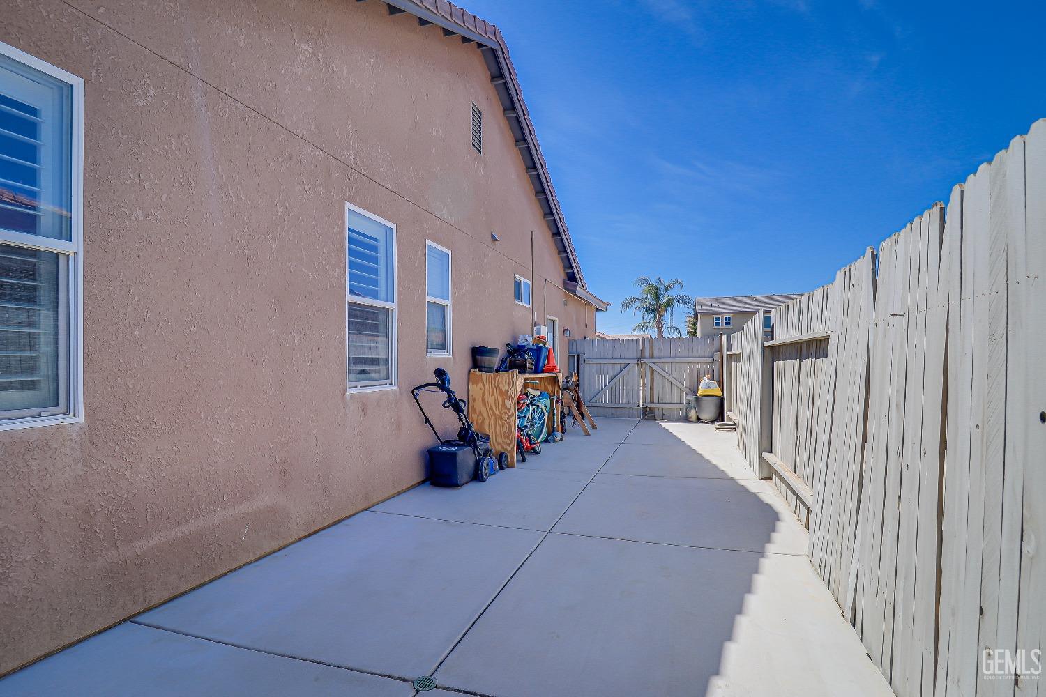 11616 Sagebrush Avenue