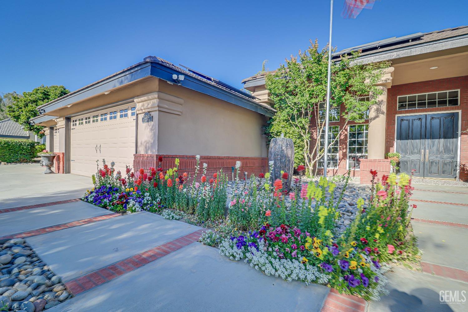 2212 Black Creek Avenue