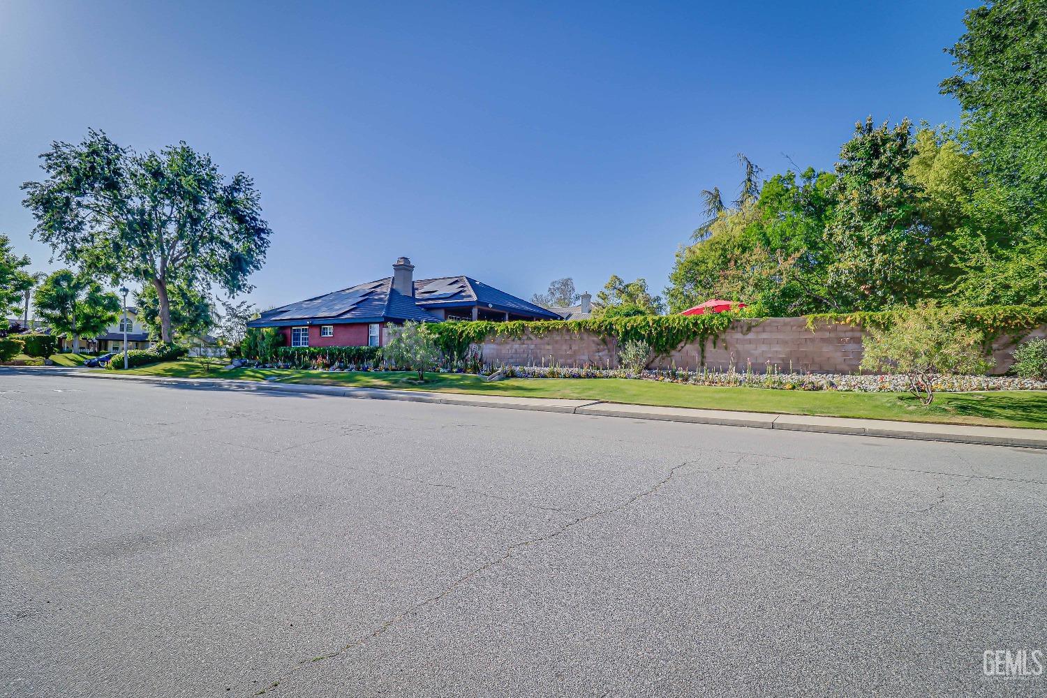 2212 Black Creek Avenue