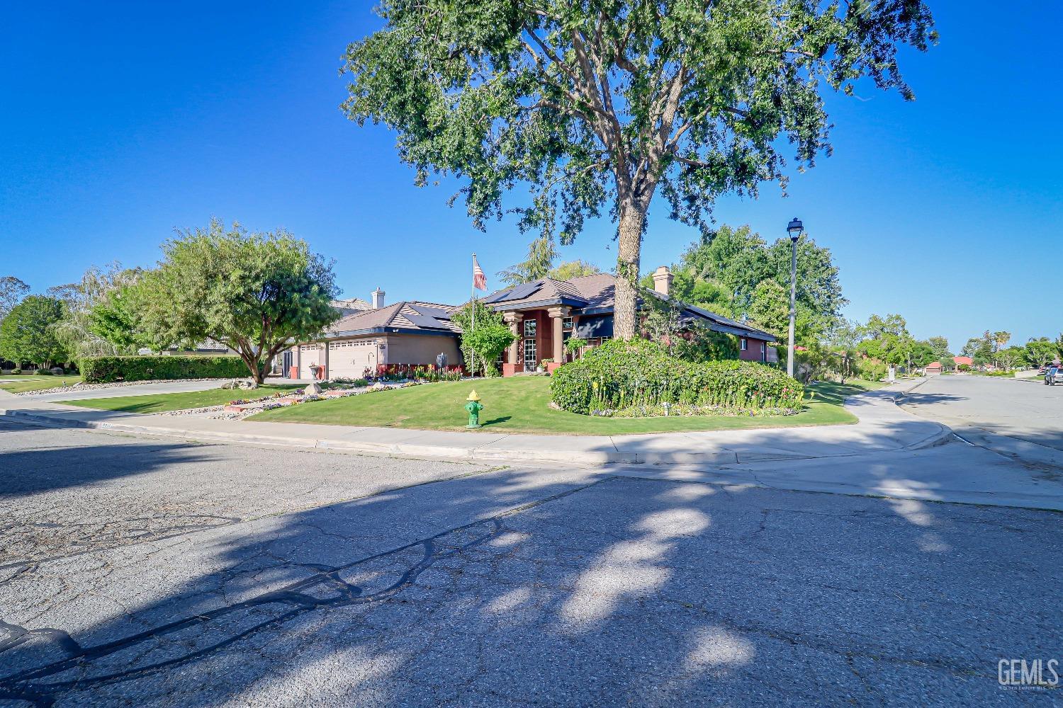 2212 Black Creek Avenue