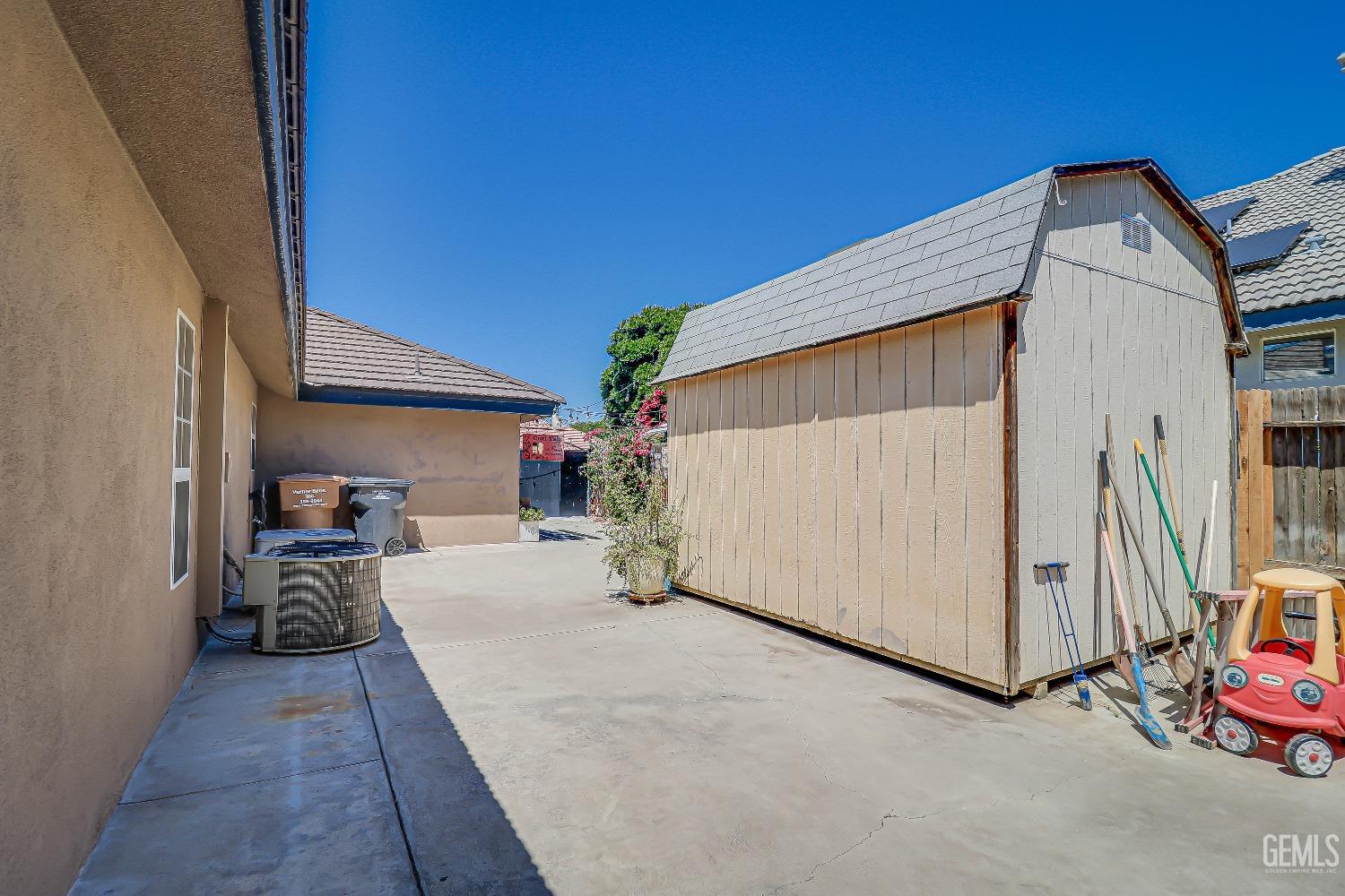 2212 Black Creek Avenue