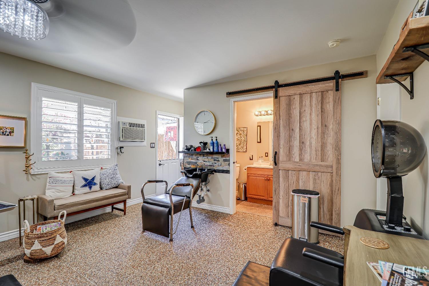 2212 Black Creek Avenue