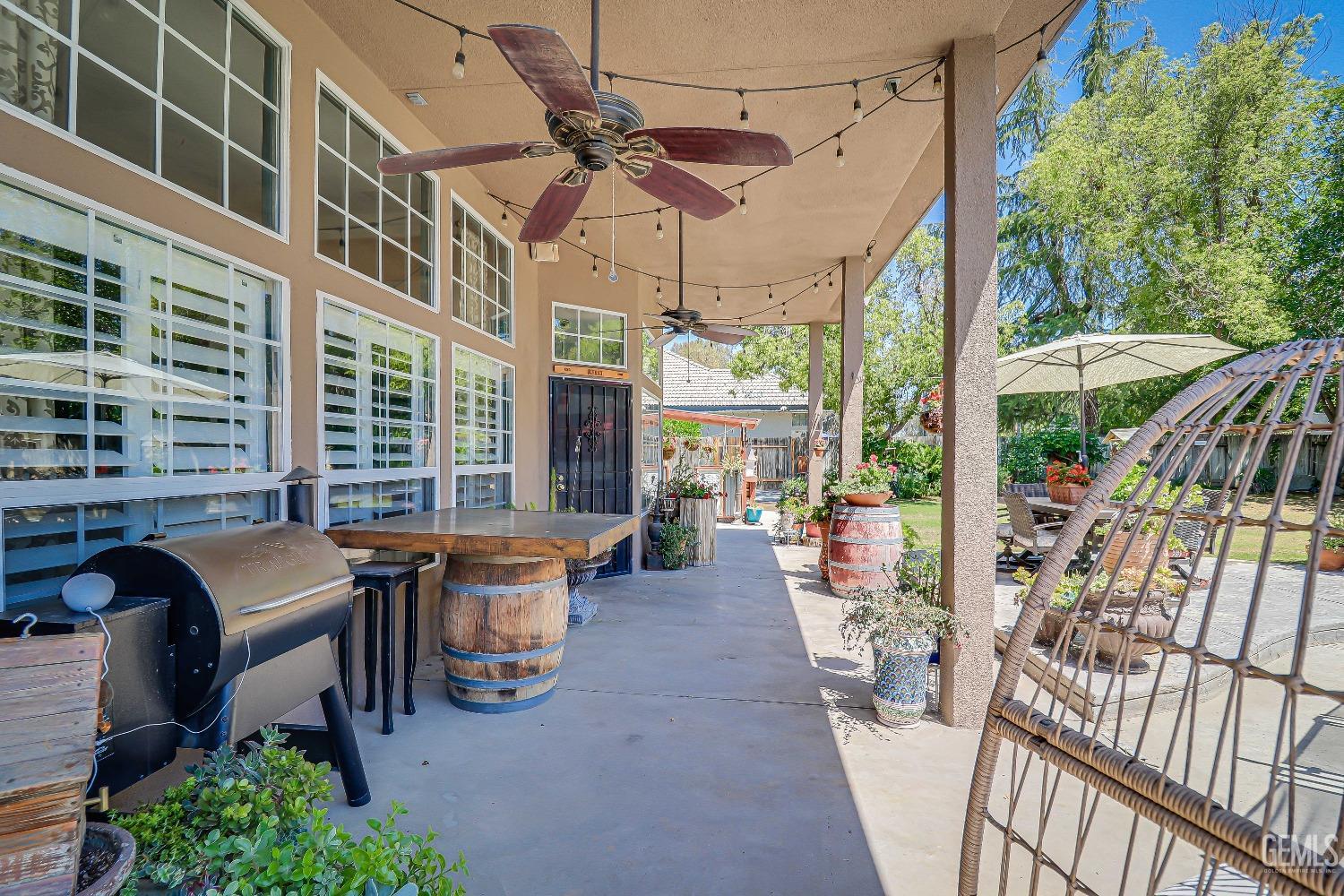 2212 Black Creek Avenue