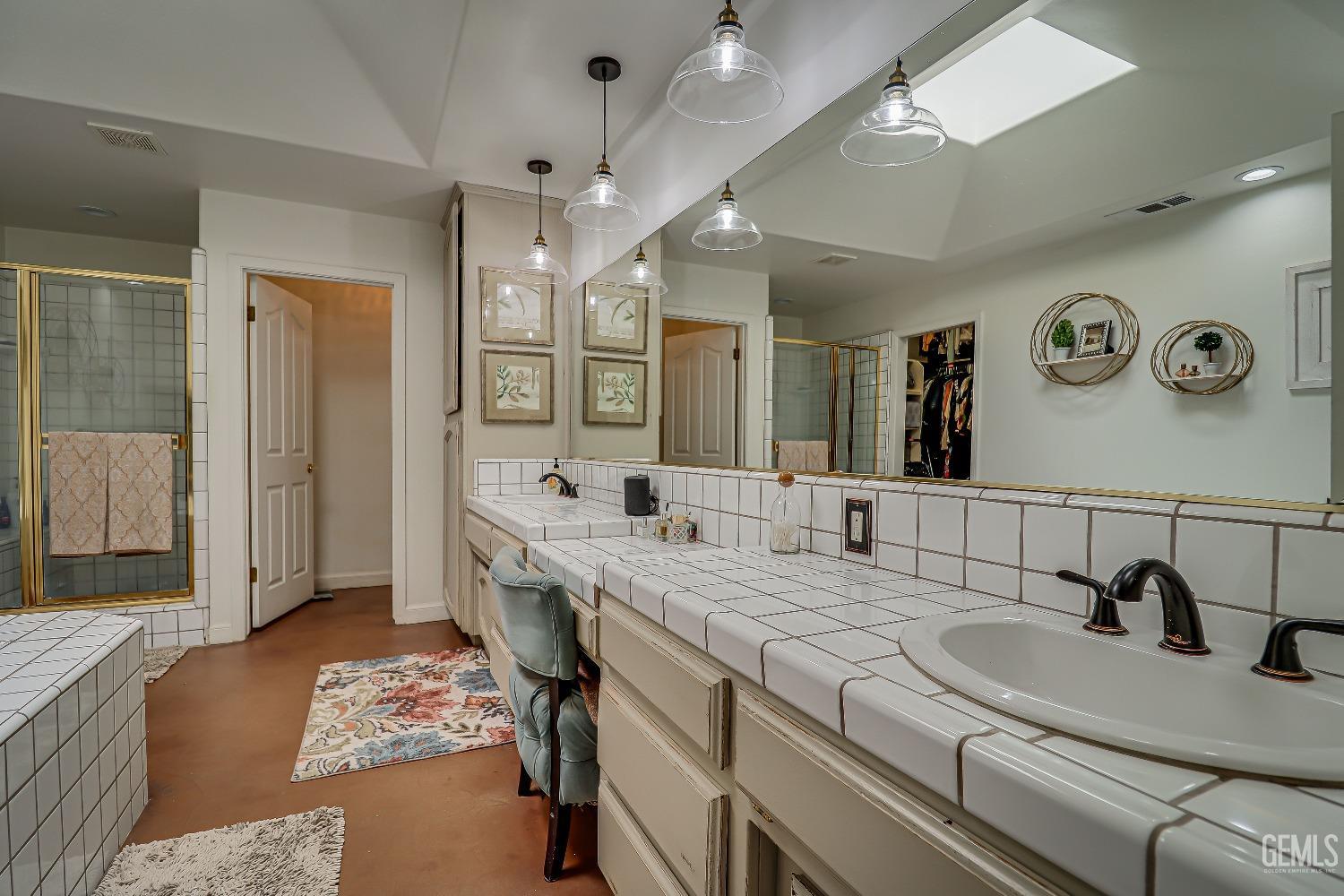 2212 Black Creek Avenue