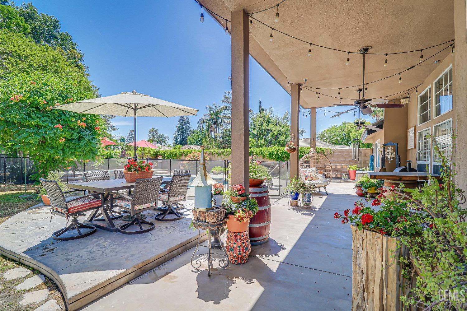 2212 Black Creek Avenue