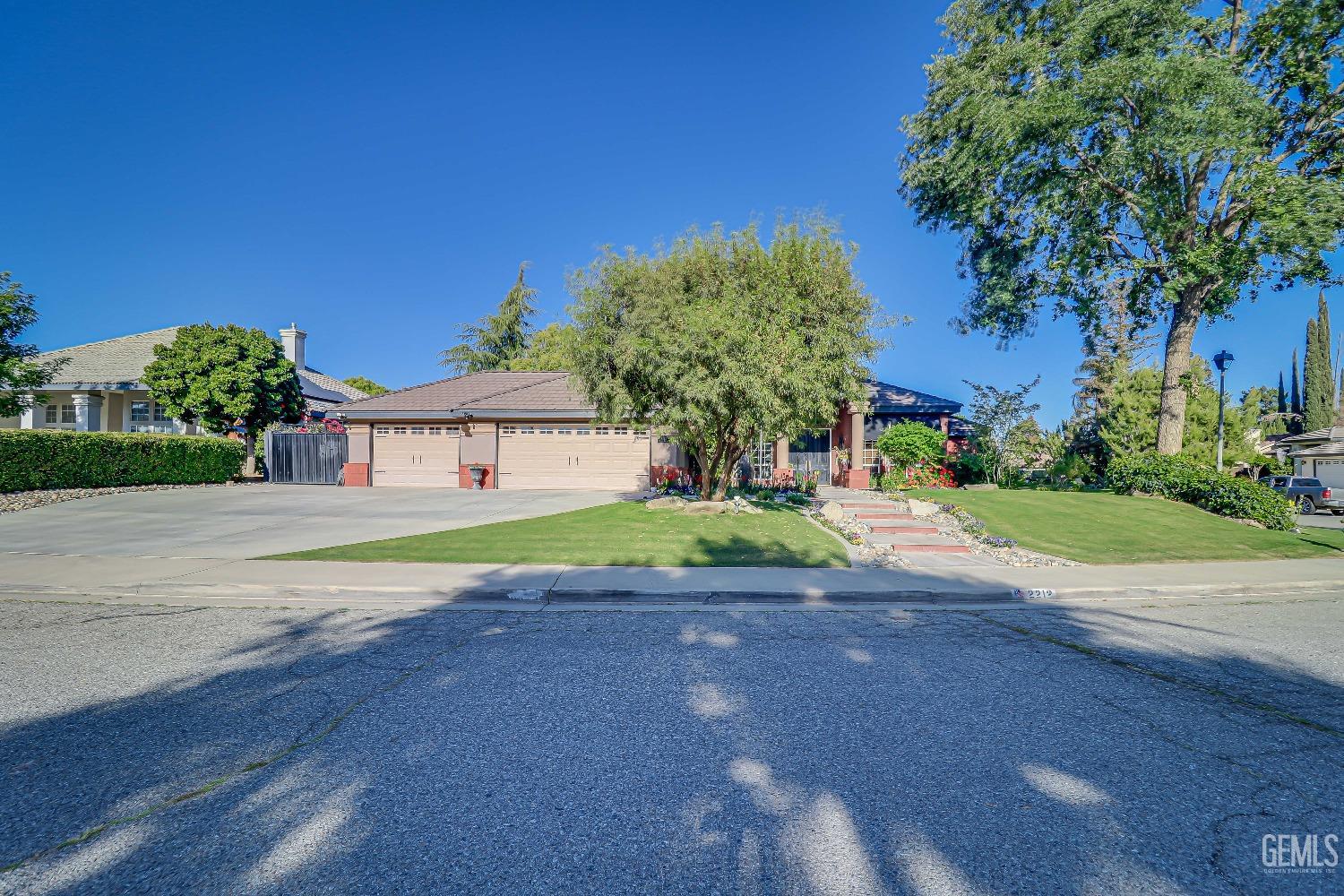 2212 Black Creek Avenue