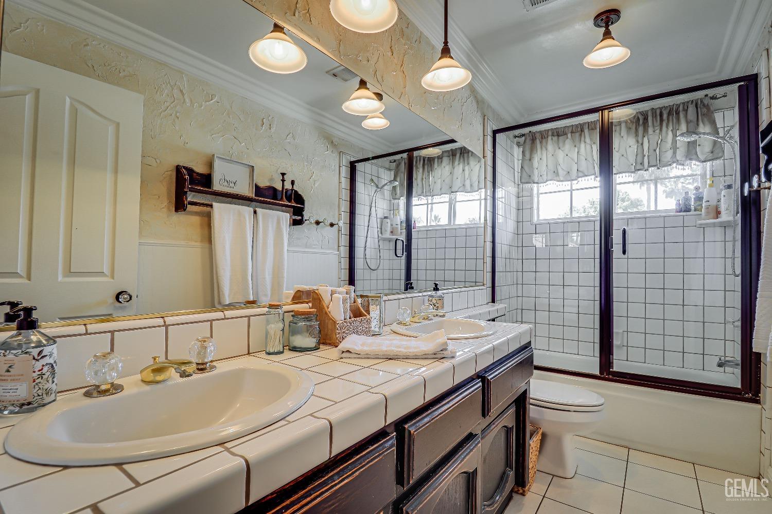 2212 Black Creek Avenue