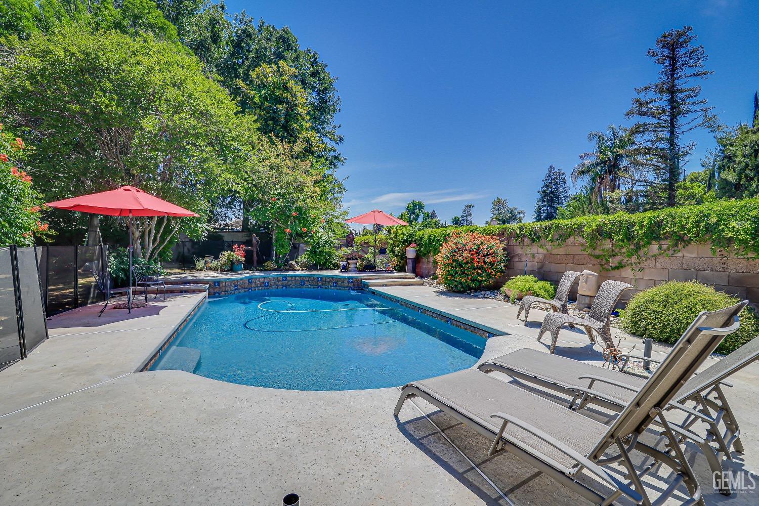 2212 Black Creek Avenue