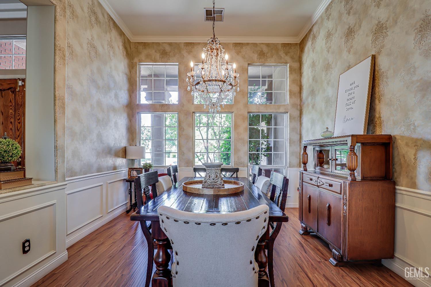 2212 Black Creek Avenue