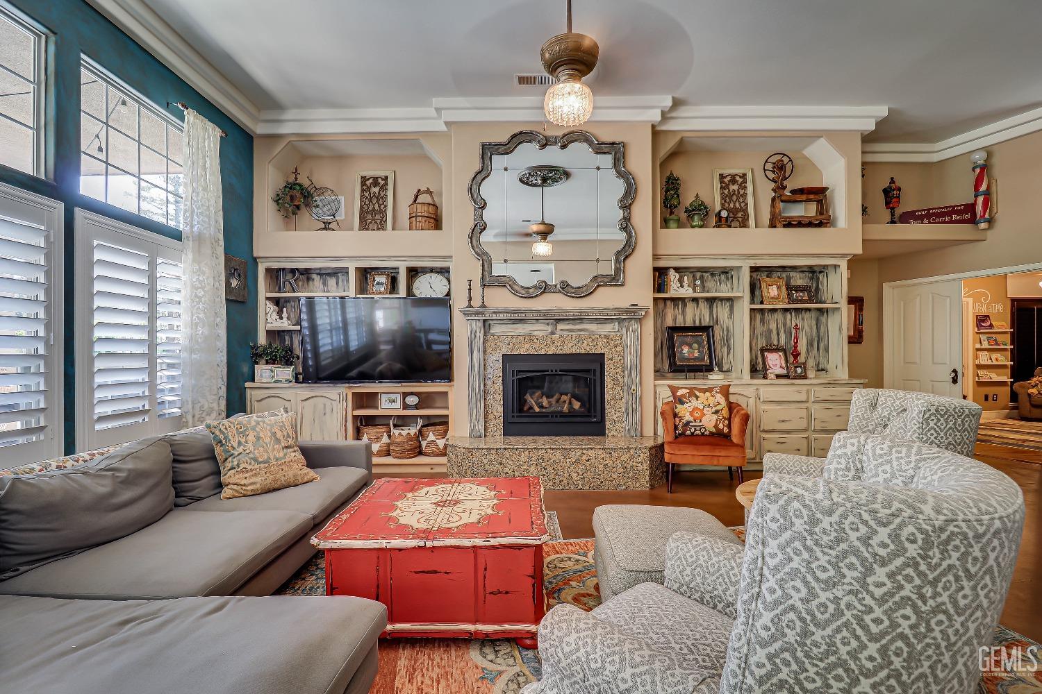 2212 Black Creek Avenue