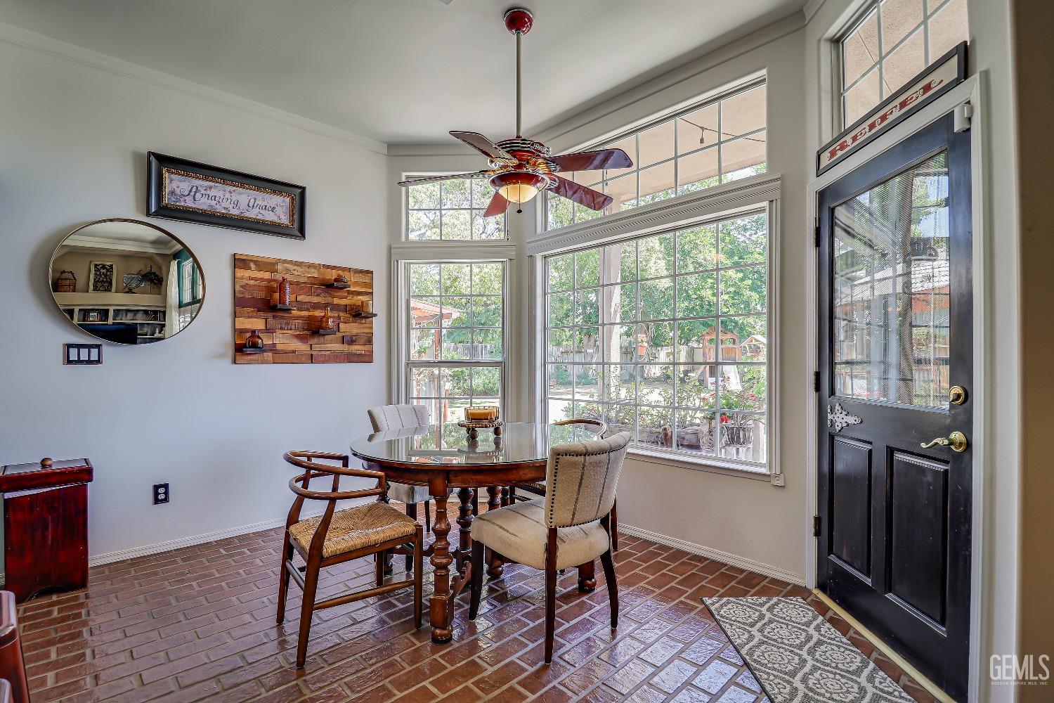 2212 Black Creek Avenue