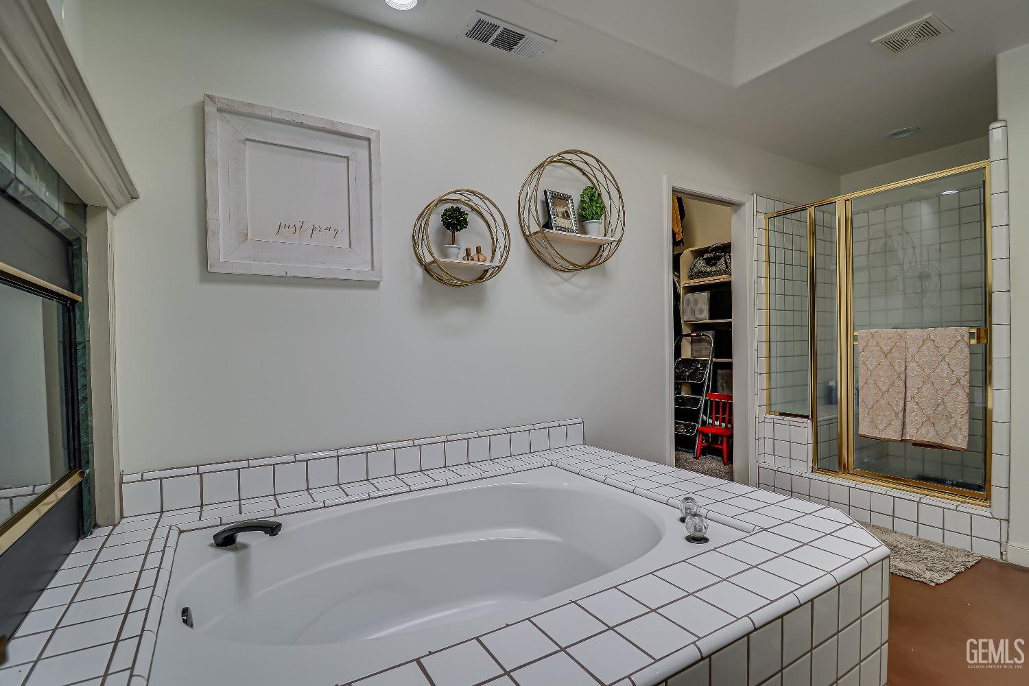 2212 Black Creek Avenue