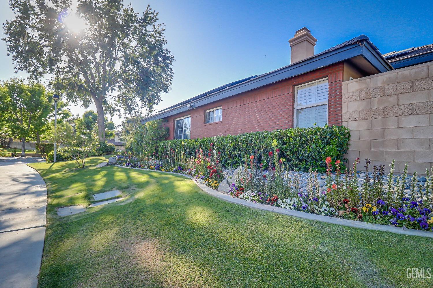 2212 Black Creek Avenue