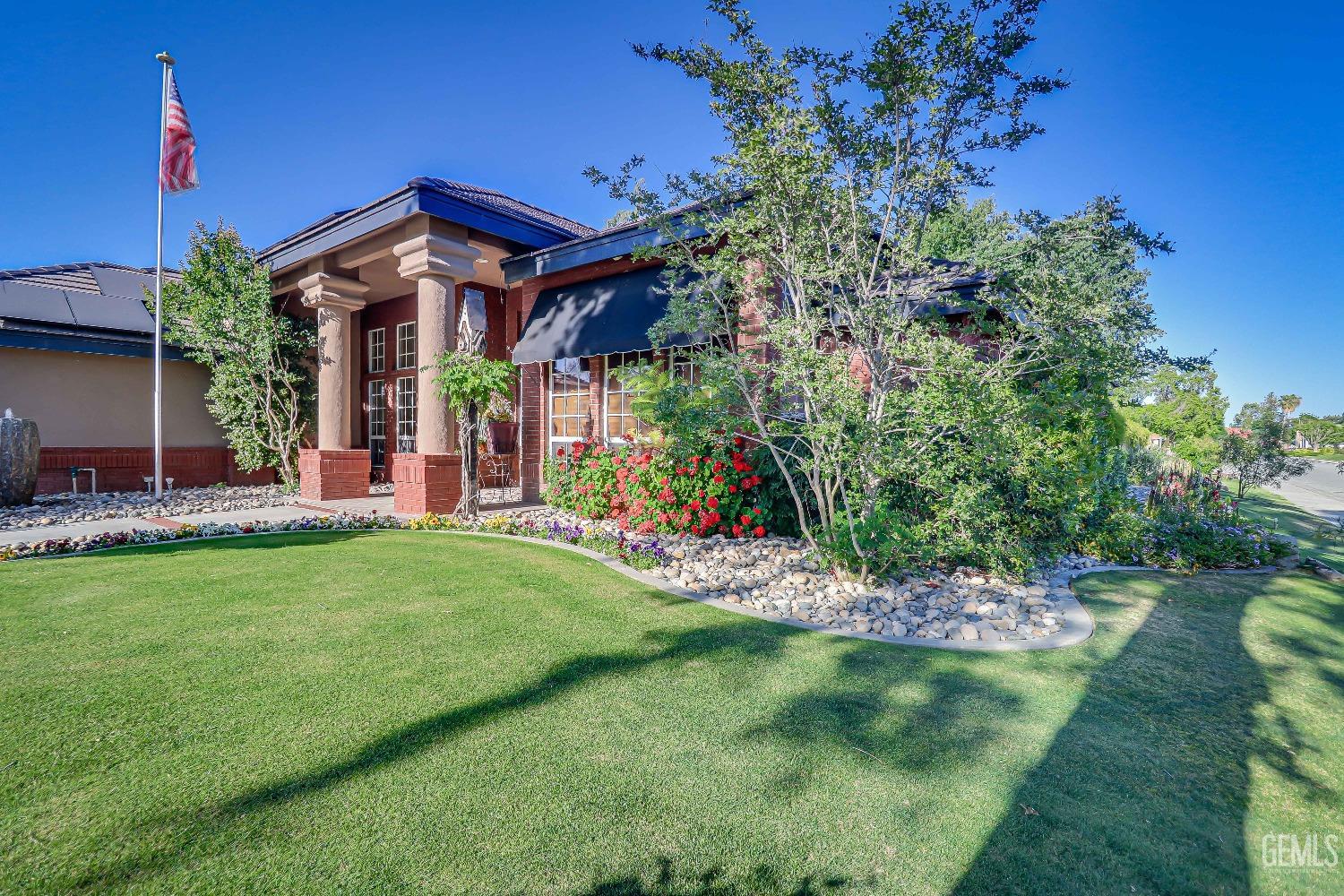 2212 Black Creek Avenue