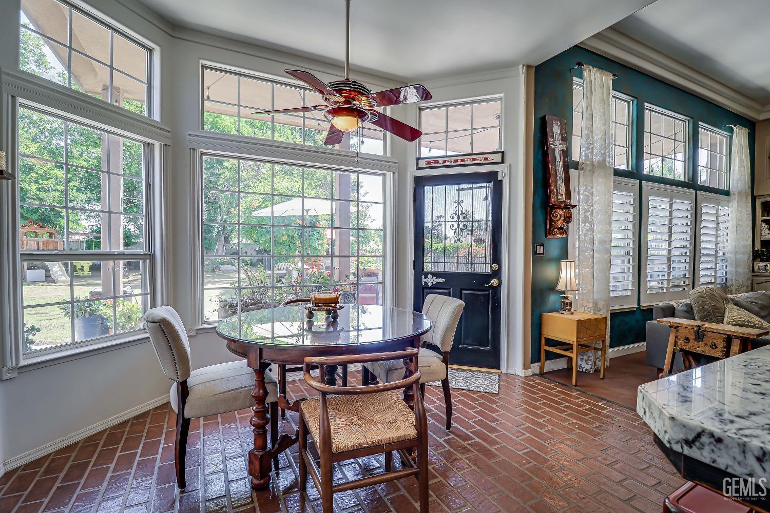 2212 Black Creek Avenue