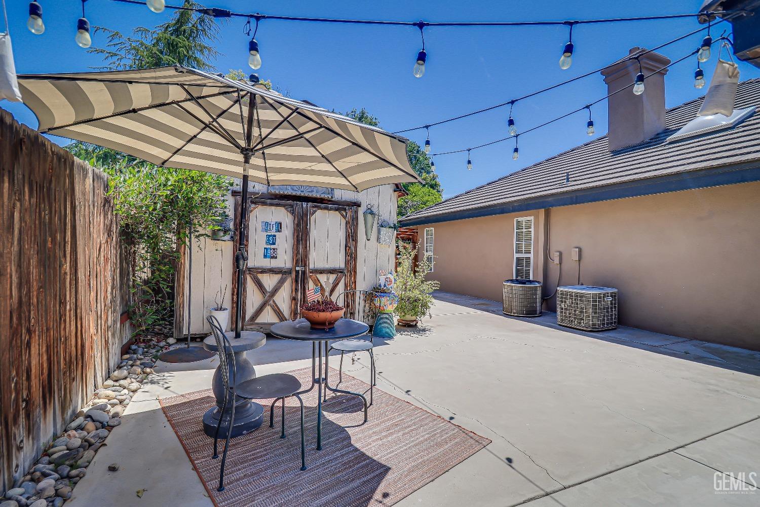 2212 Black Creek Avenue