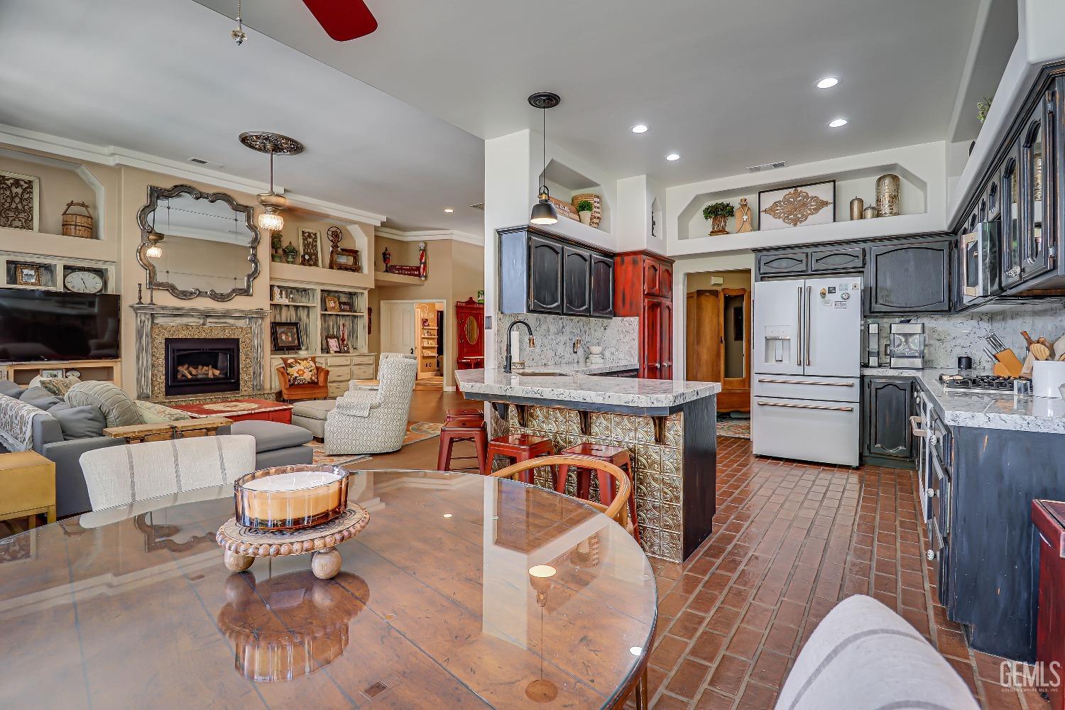 2212 Black Creek Avenue