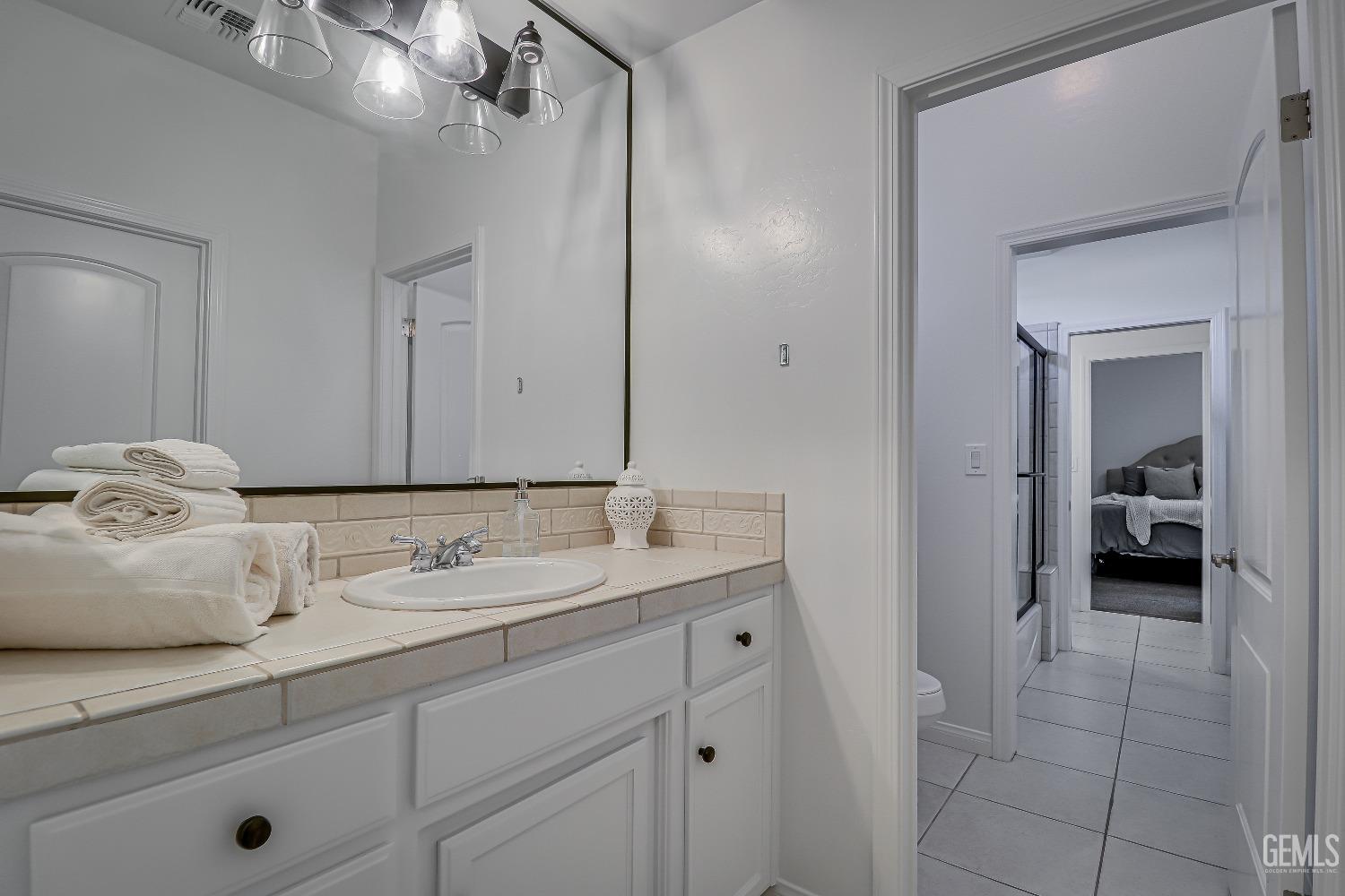 4415 Jackson Ridge Avenue